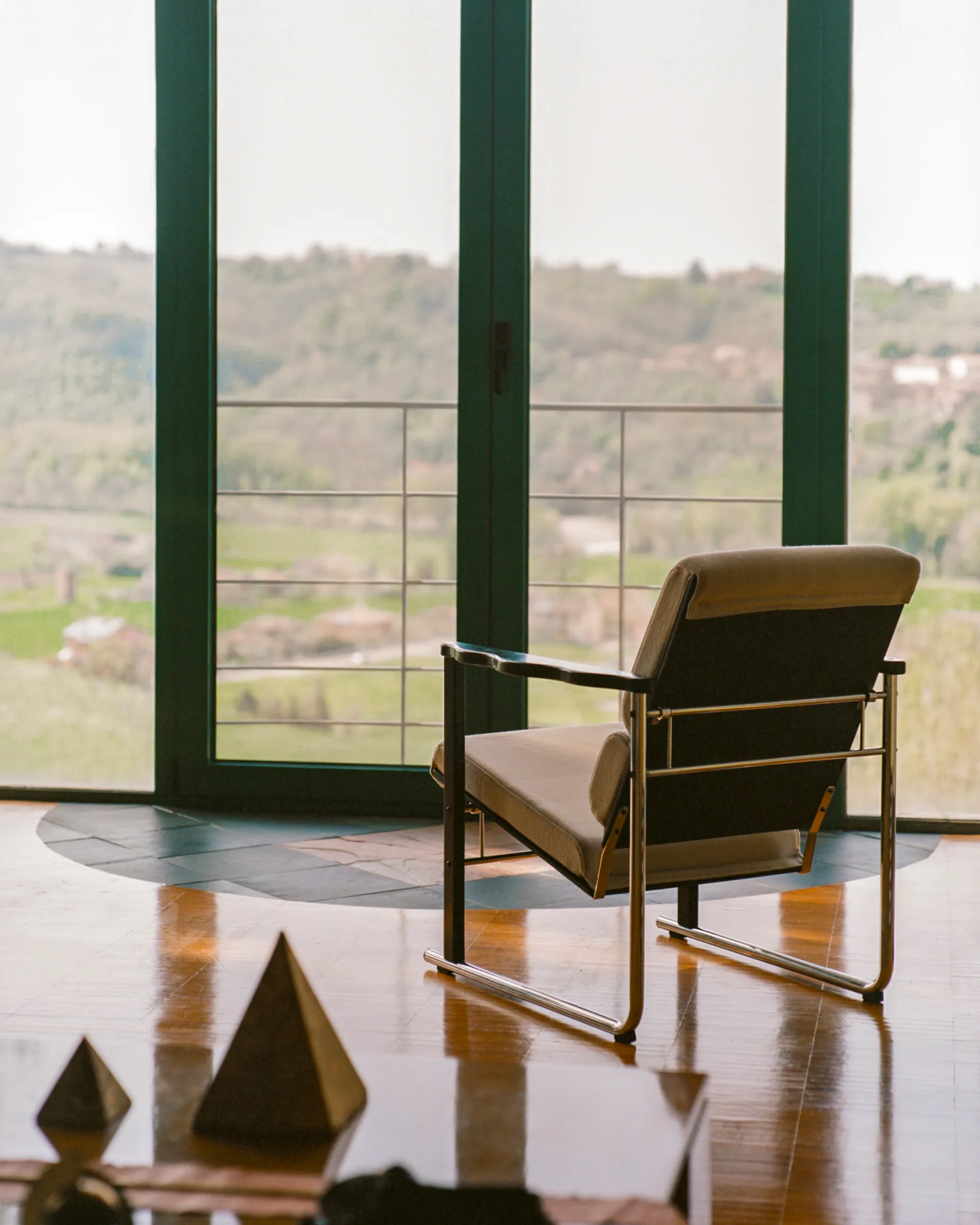 Experiment 501 loungefåtölj, Green-black leather Hem