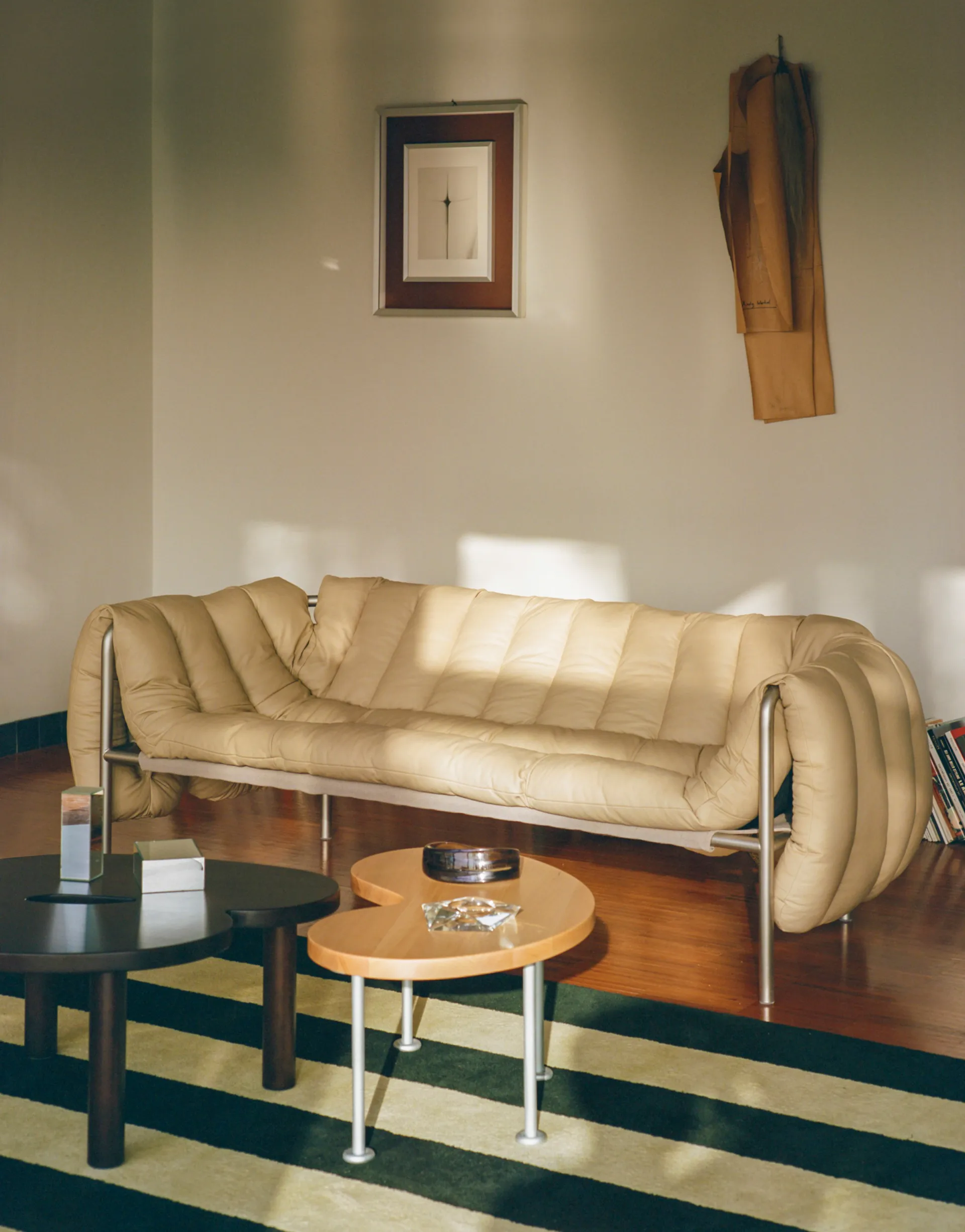 Puffy 2,5-sits soffa 205 cm, Sand leather-black grey Hem