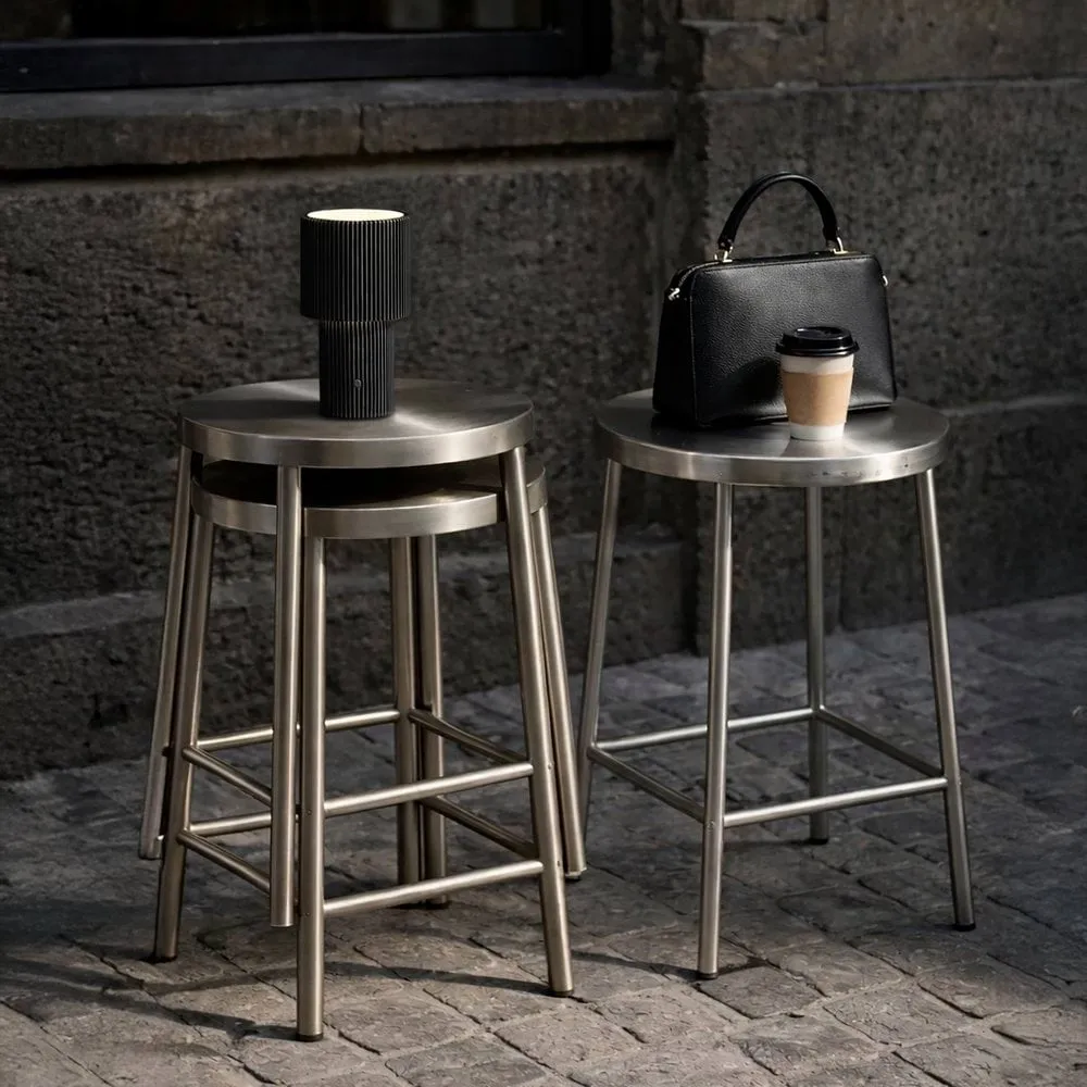 Iluma bordslampa portabel, Jet black Herstal