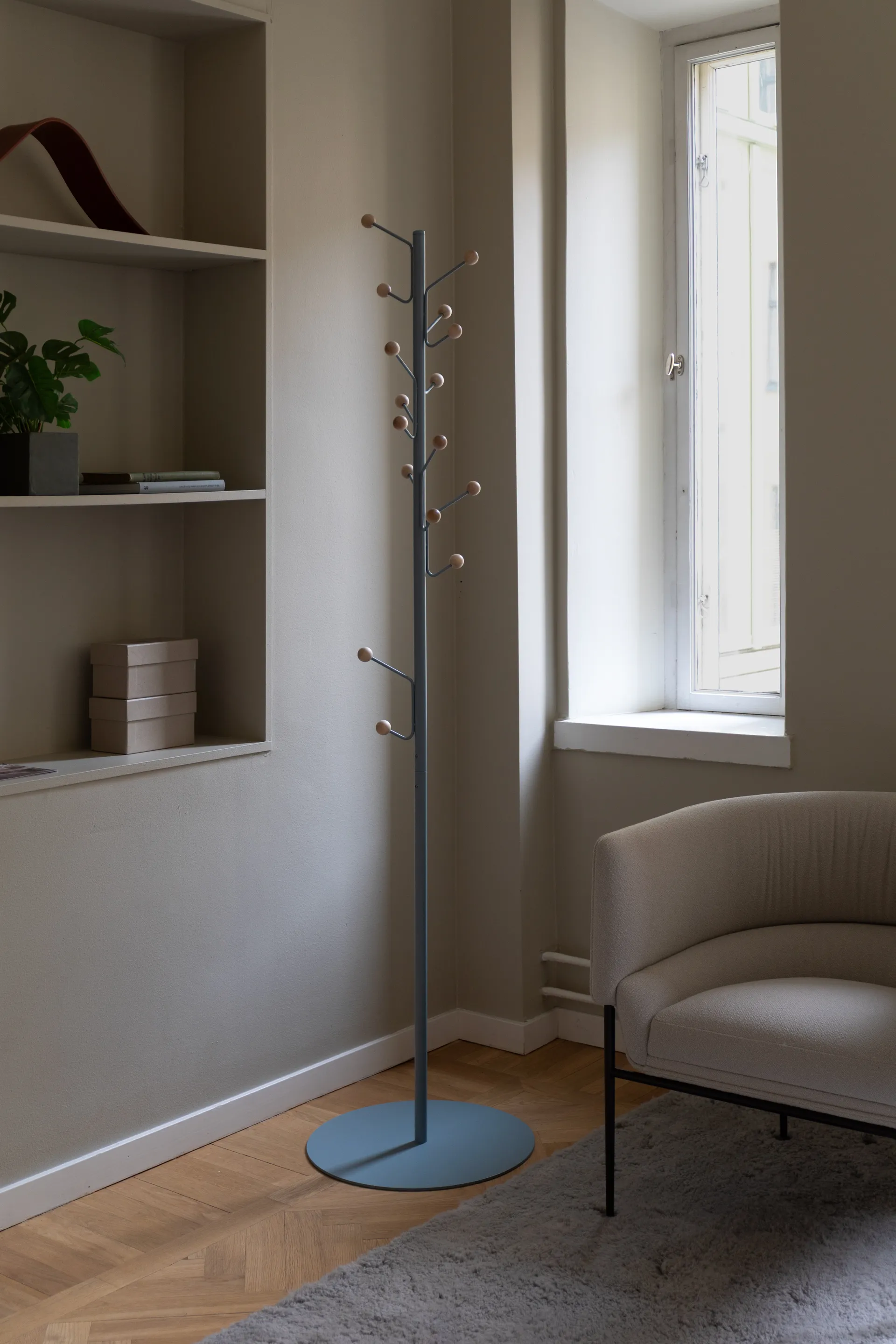 Vienda bordslampa, Blanksvart Herstal