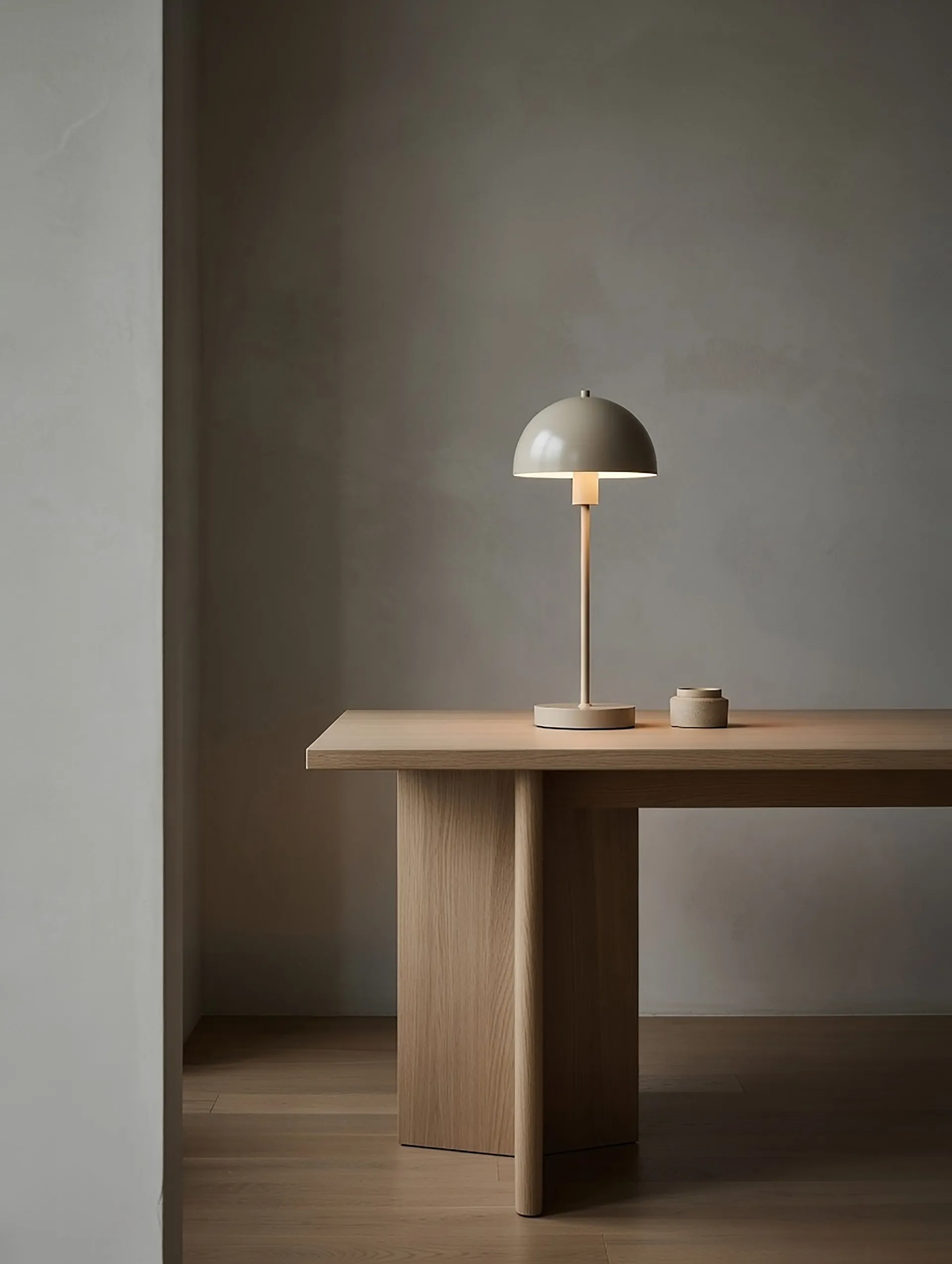 Vienda bordslampa, Putty grey Herstal