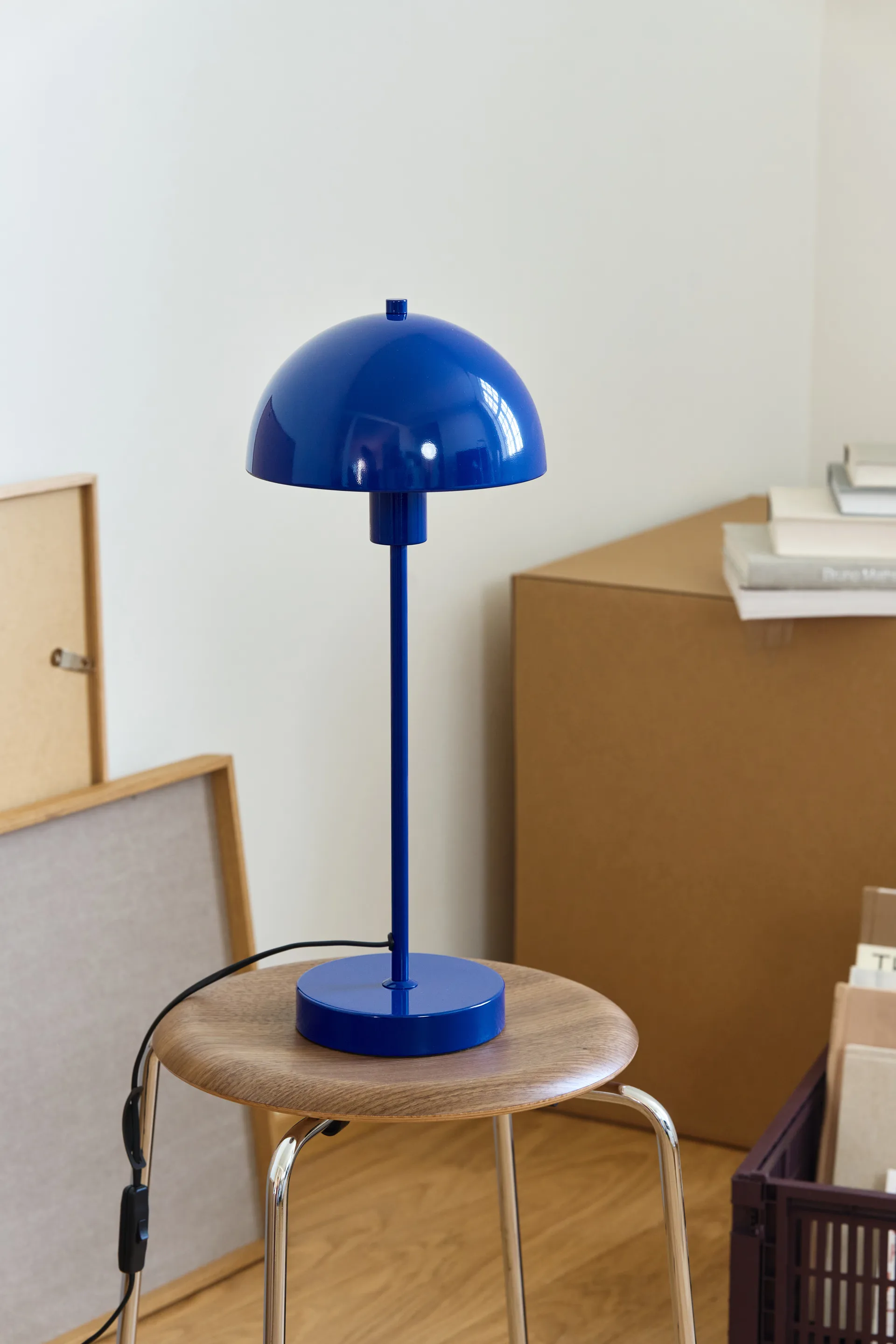 Vienda bordslampa, Royal blue Herstal