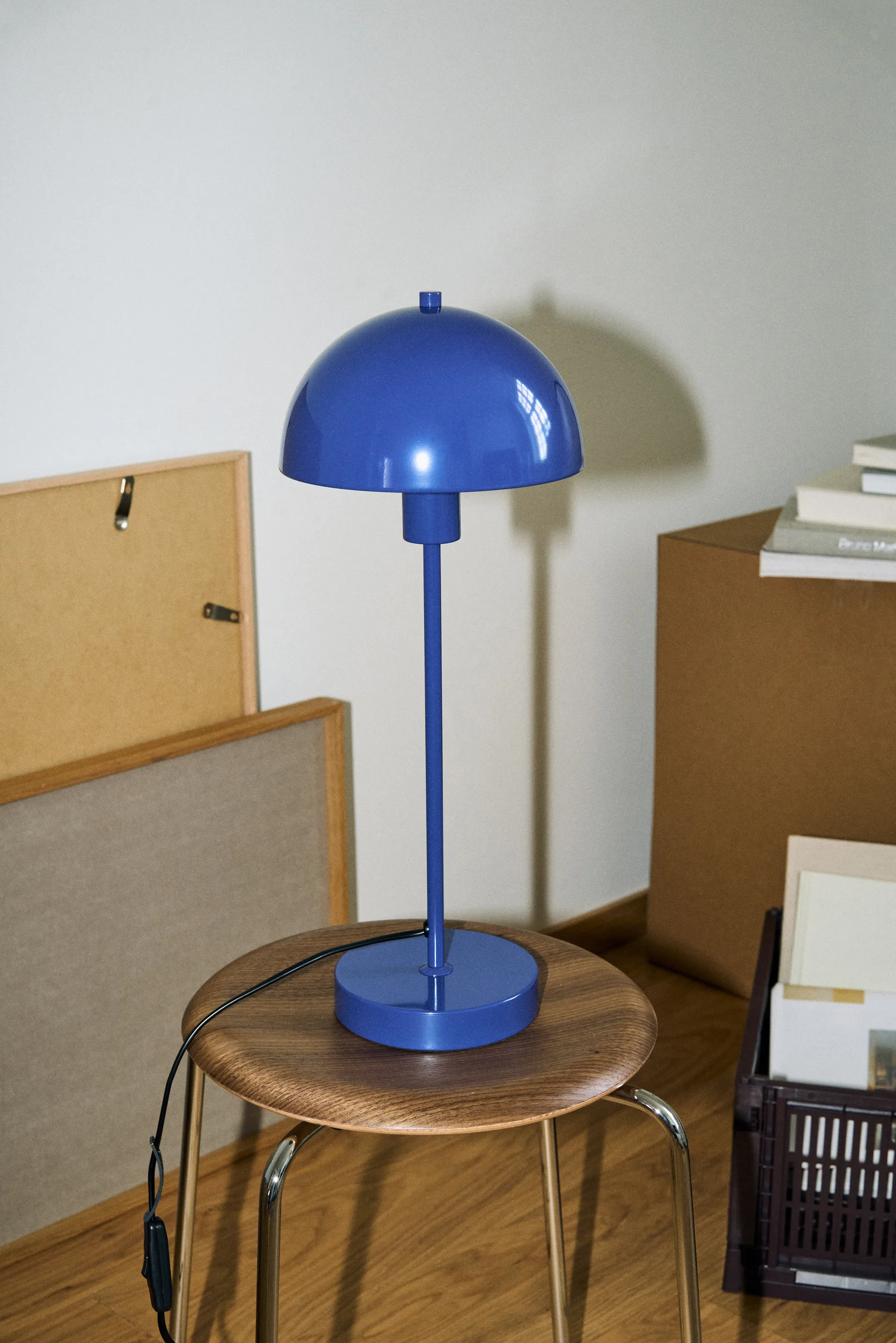 Vienda bordslampa, Royal blue Herstal