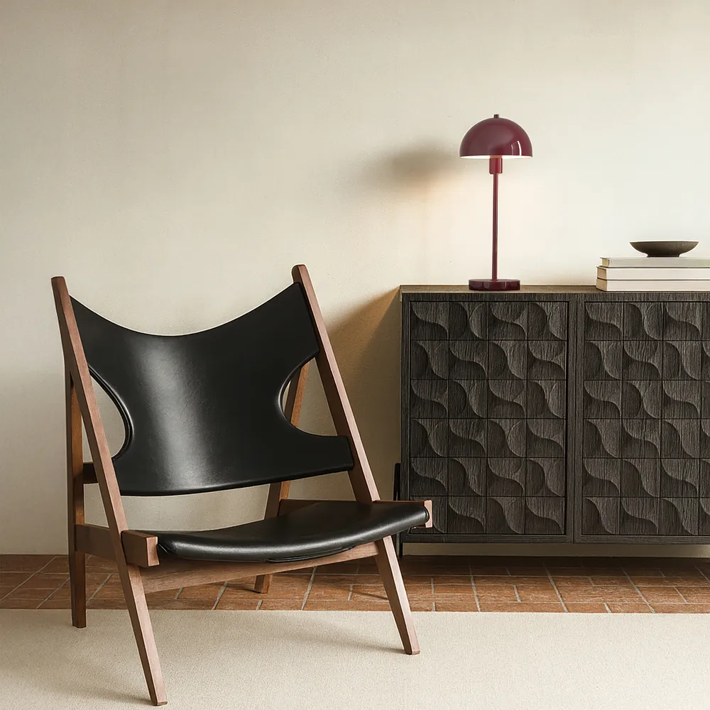 Vienda bordslampa, Valentinröd Herstal