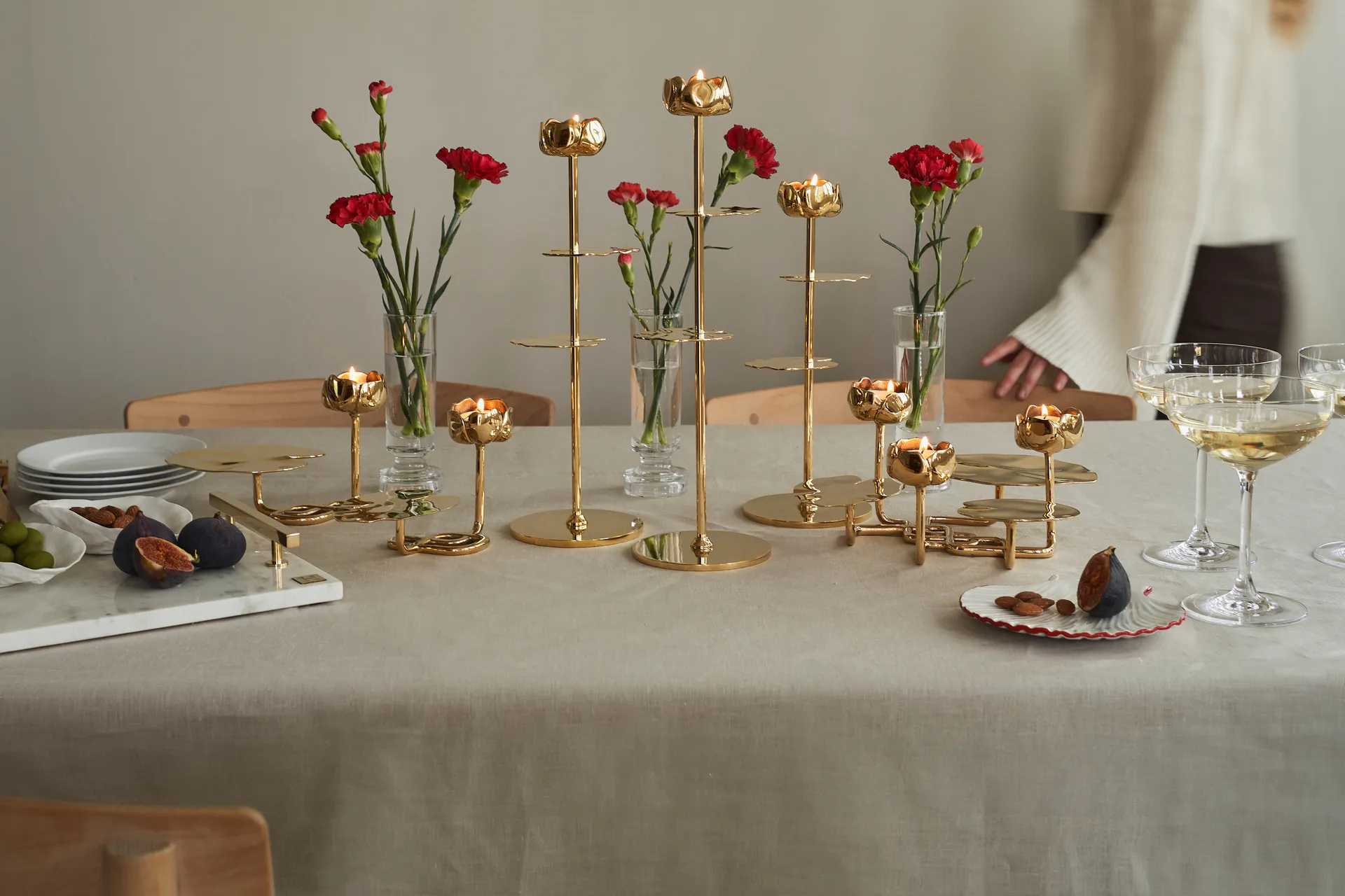 Ninfea Alta ljusstake 40 cm, Mässing Hilke Collection