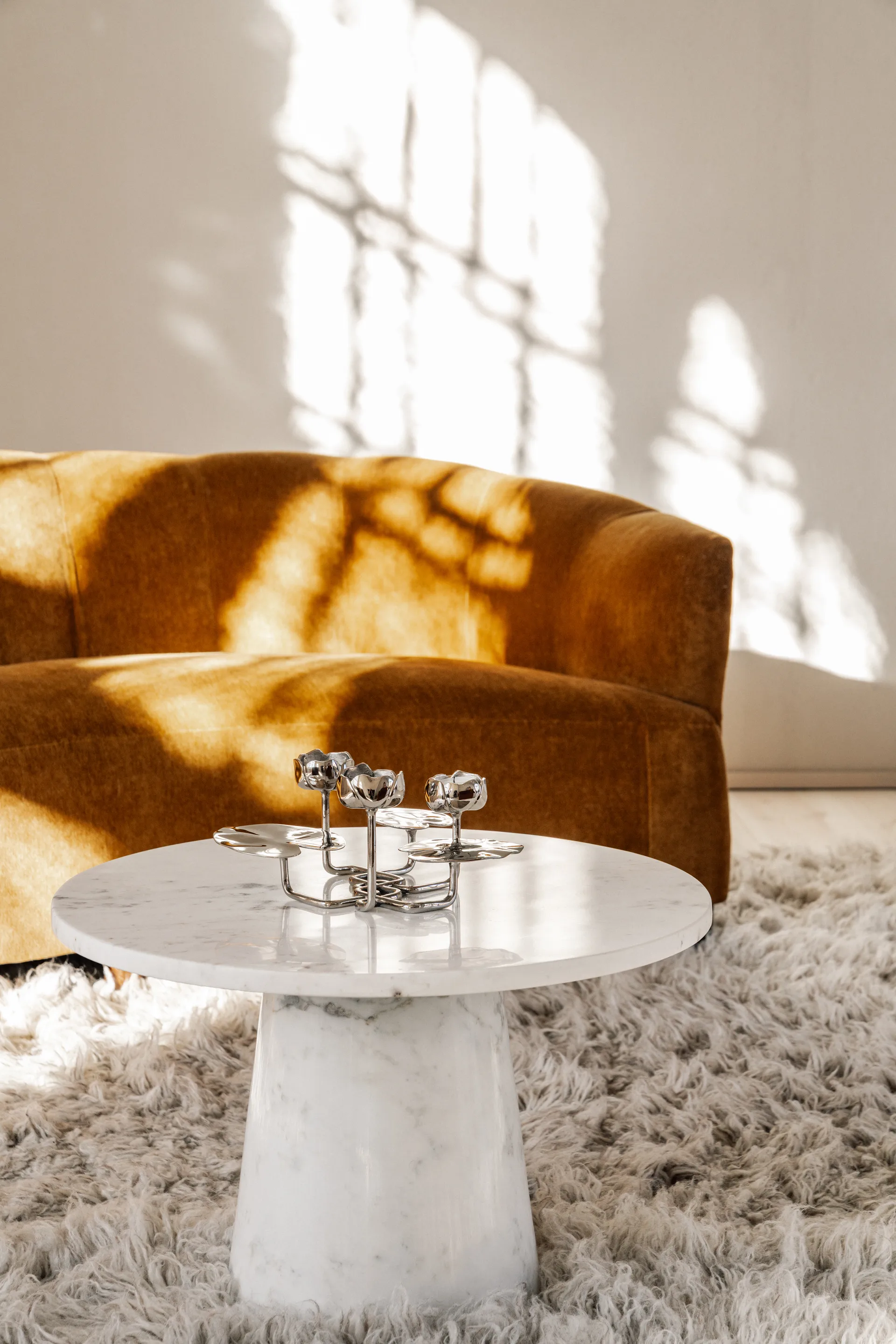 Ninfea grande ljusstake, Förnicklad mässing Hilke Collection