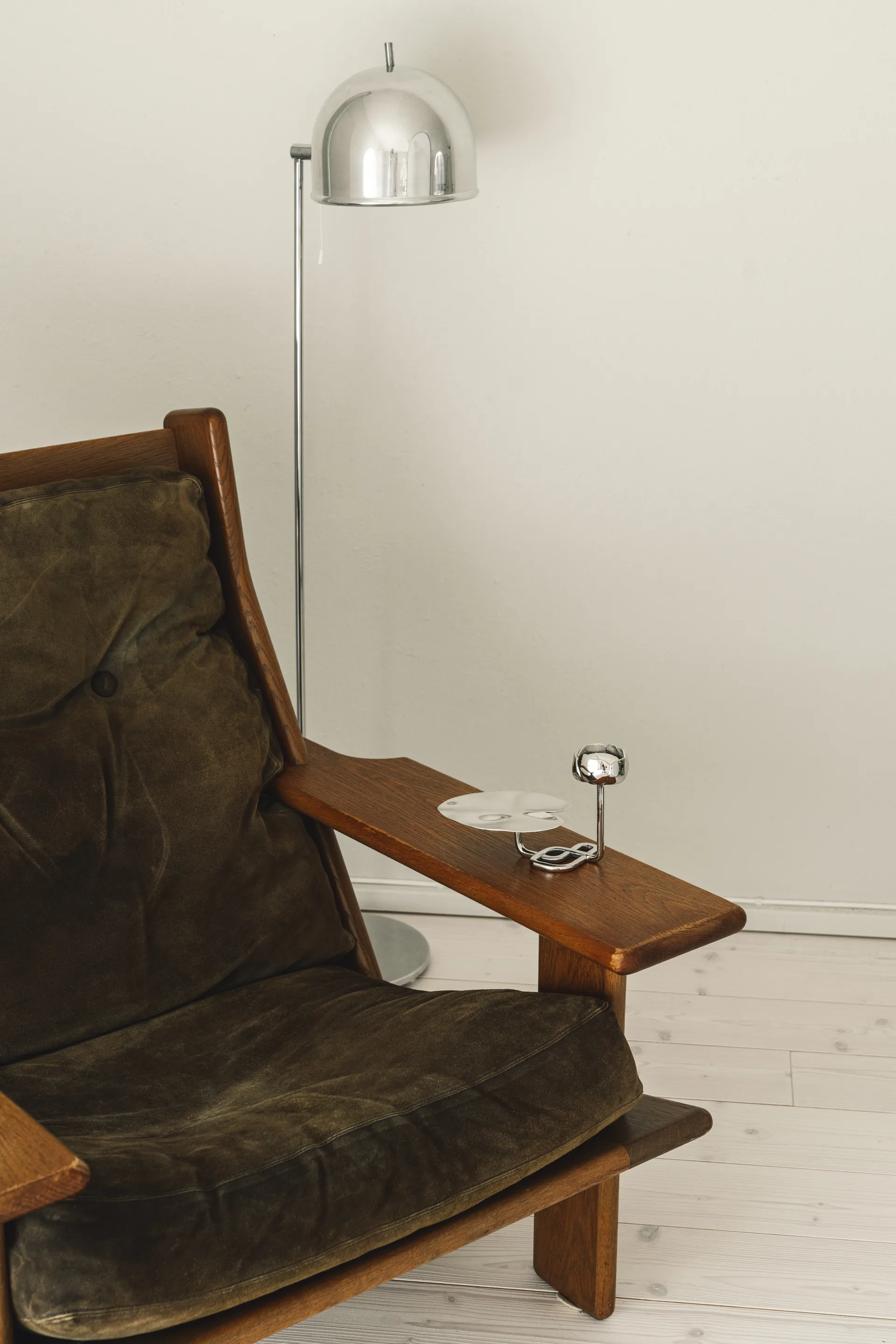 Ninfea No.2 ljusstake, Förnicklad mässing Hilke Collection