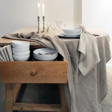 Sunshine bordsduk natural (beige) - 140x250 cm - Himla