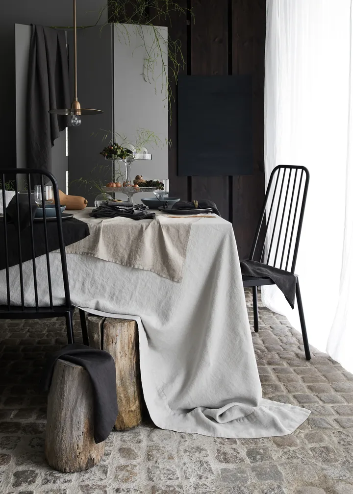 Elsa bordsduk - beige/svart