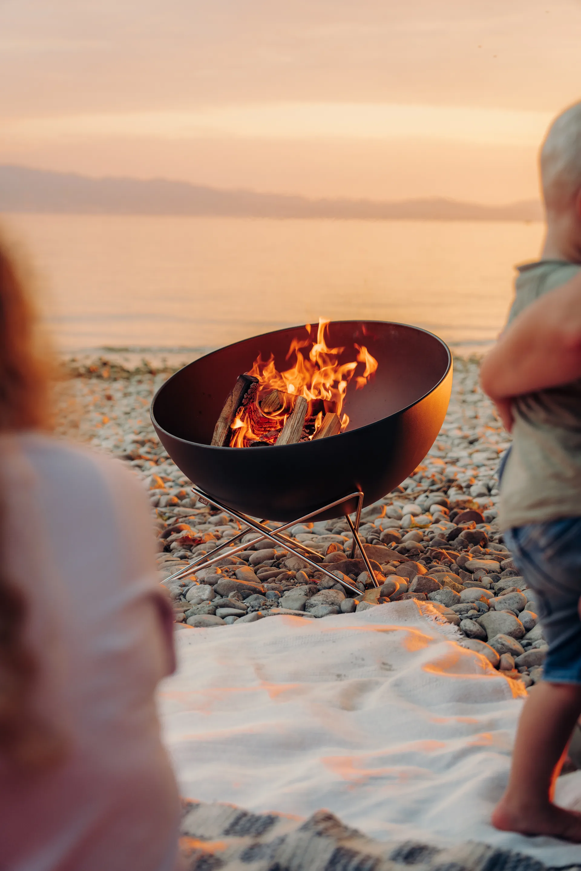 BOWL 57 eldstad, Svart-silver, stjärnstativ Höfats