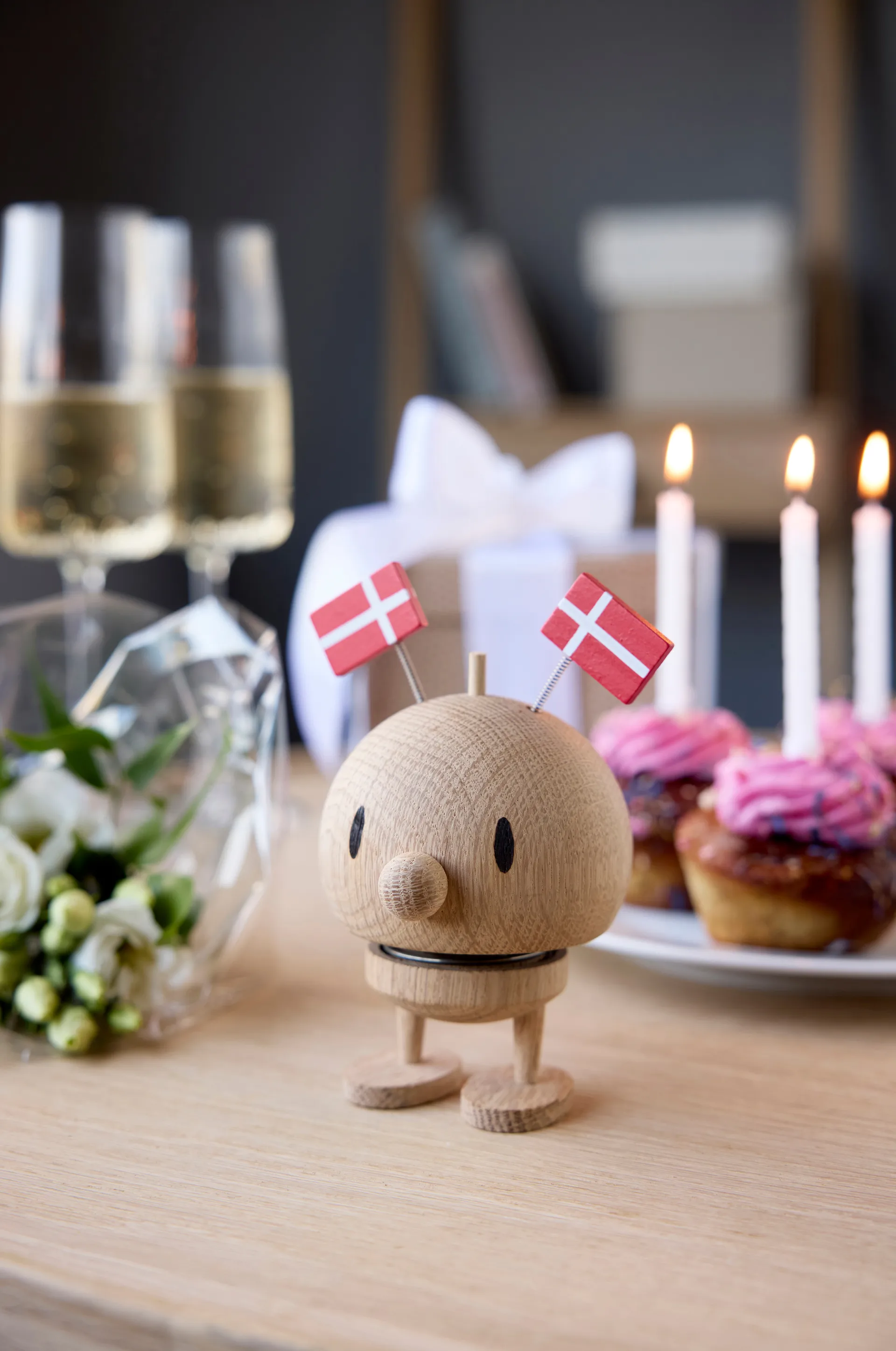 Hoptimist Celebration Bumble figur, M, raw oak Hoptimist