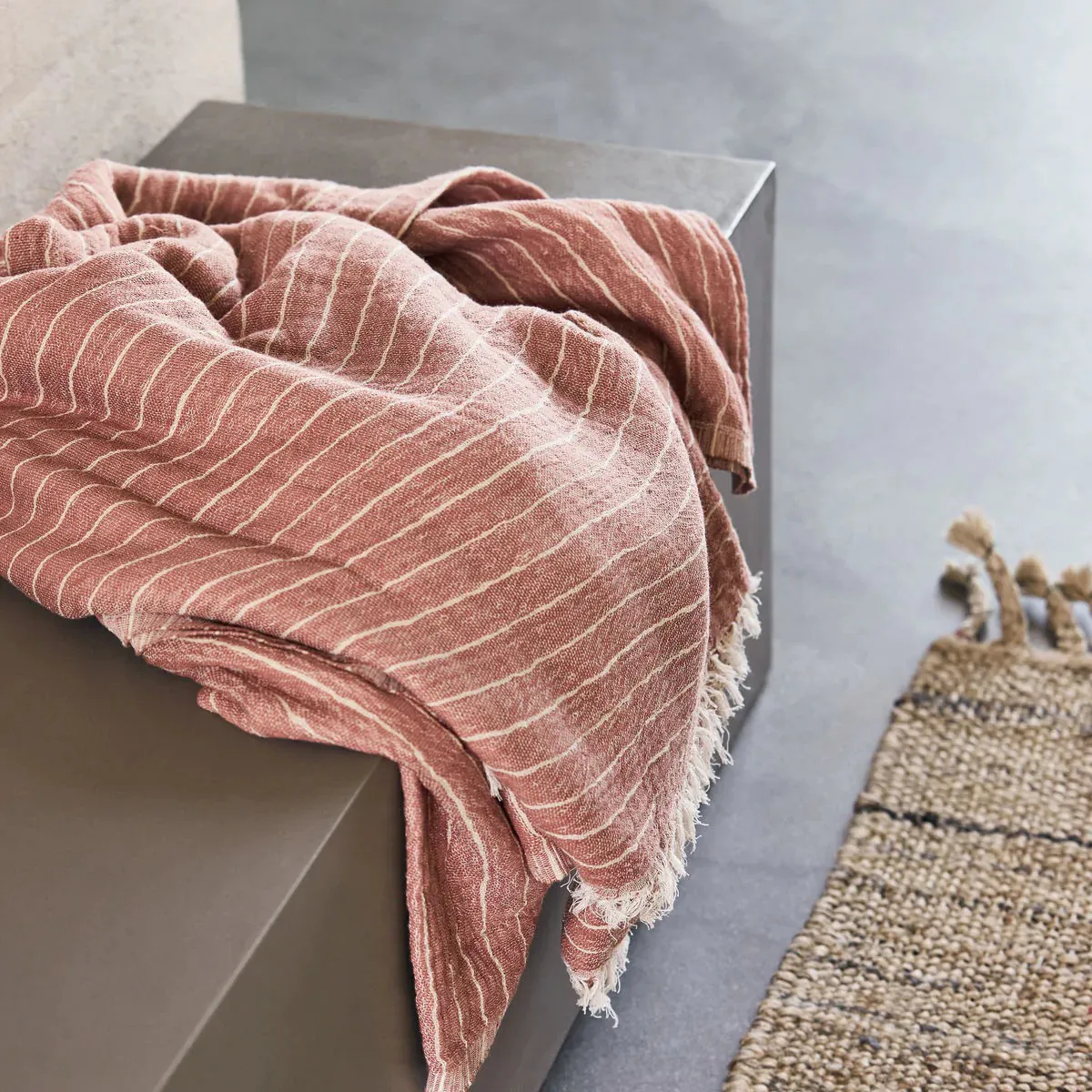 Alice stripe pläd 140x200 cm, Dusty berry House Doctor