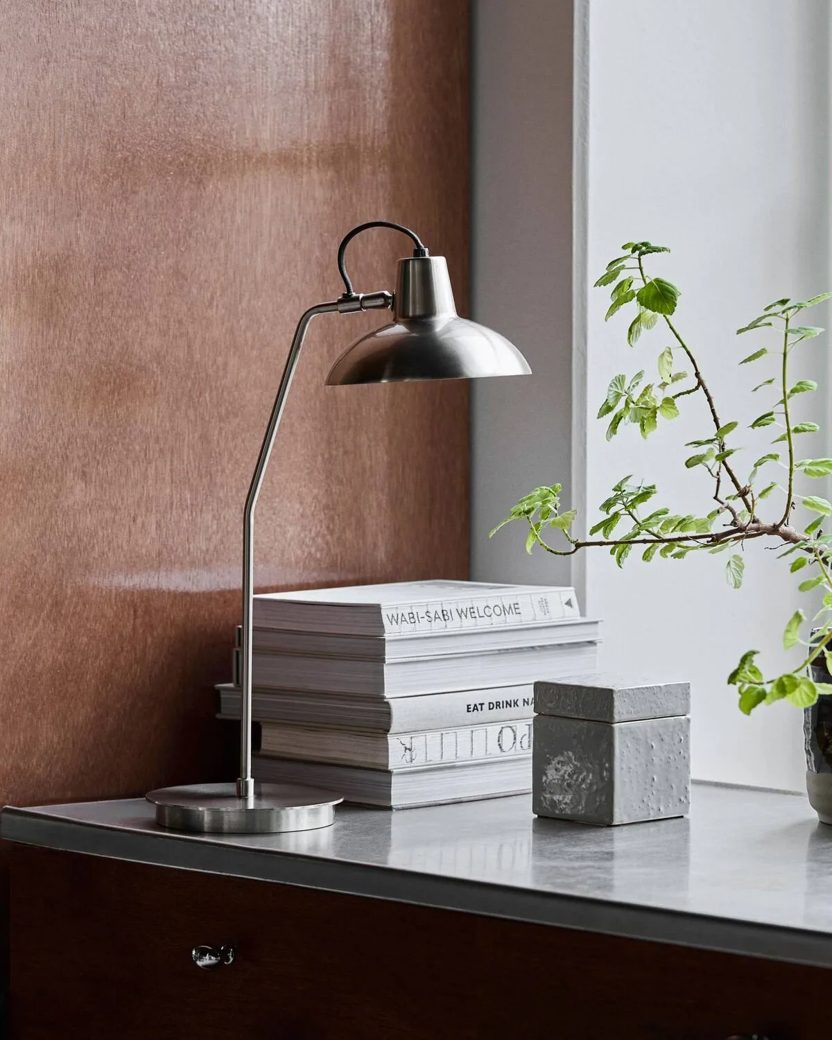 Desk bordslampa hög, Borstad silverfärg House Doctor