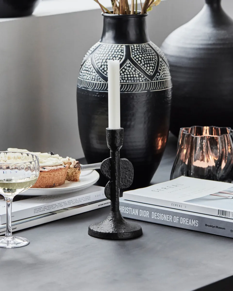 Donna ljusstake, Svart House Doctor