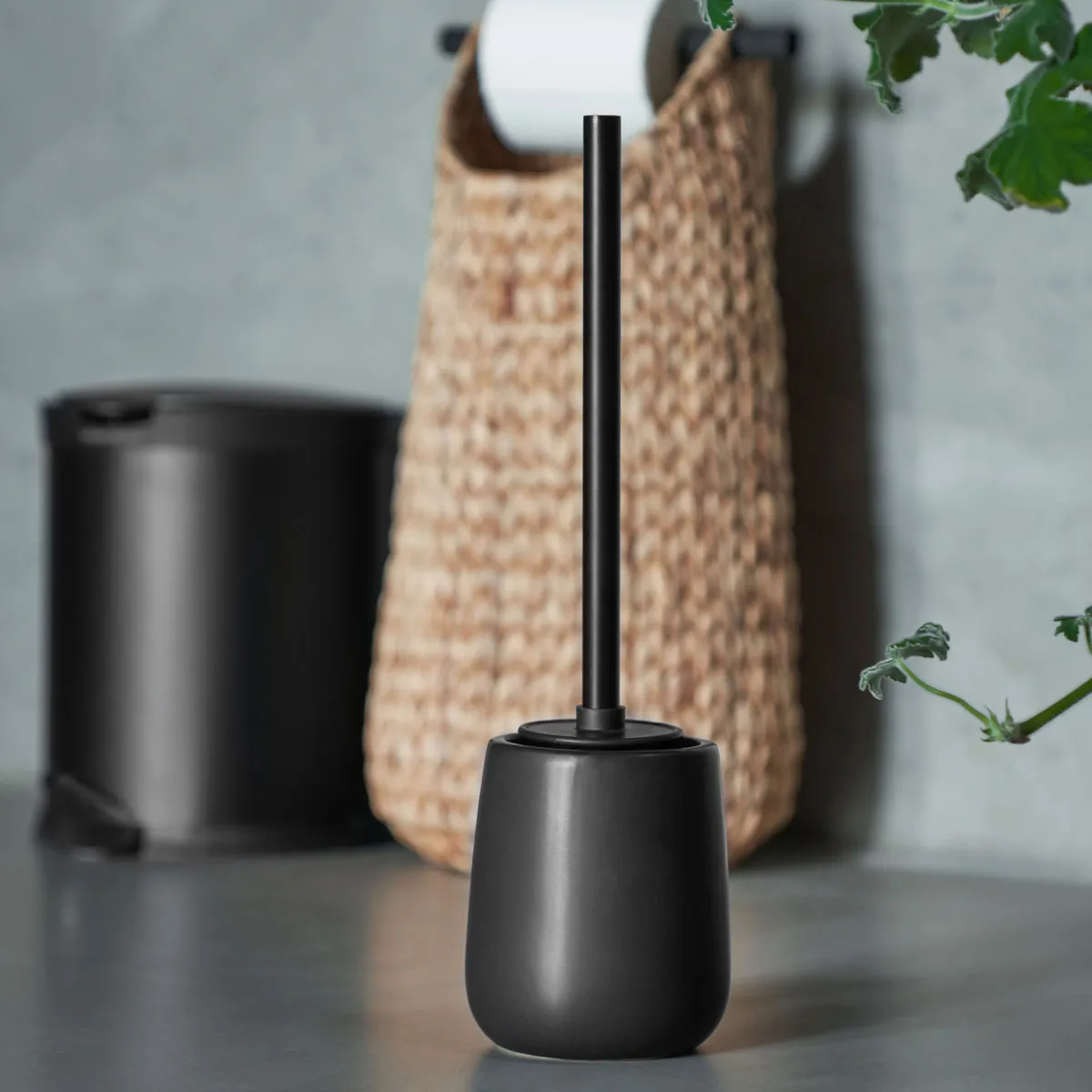 Edga toalettborste, Svart House Doctor