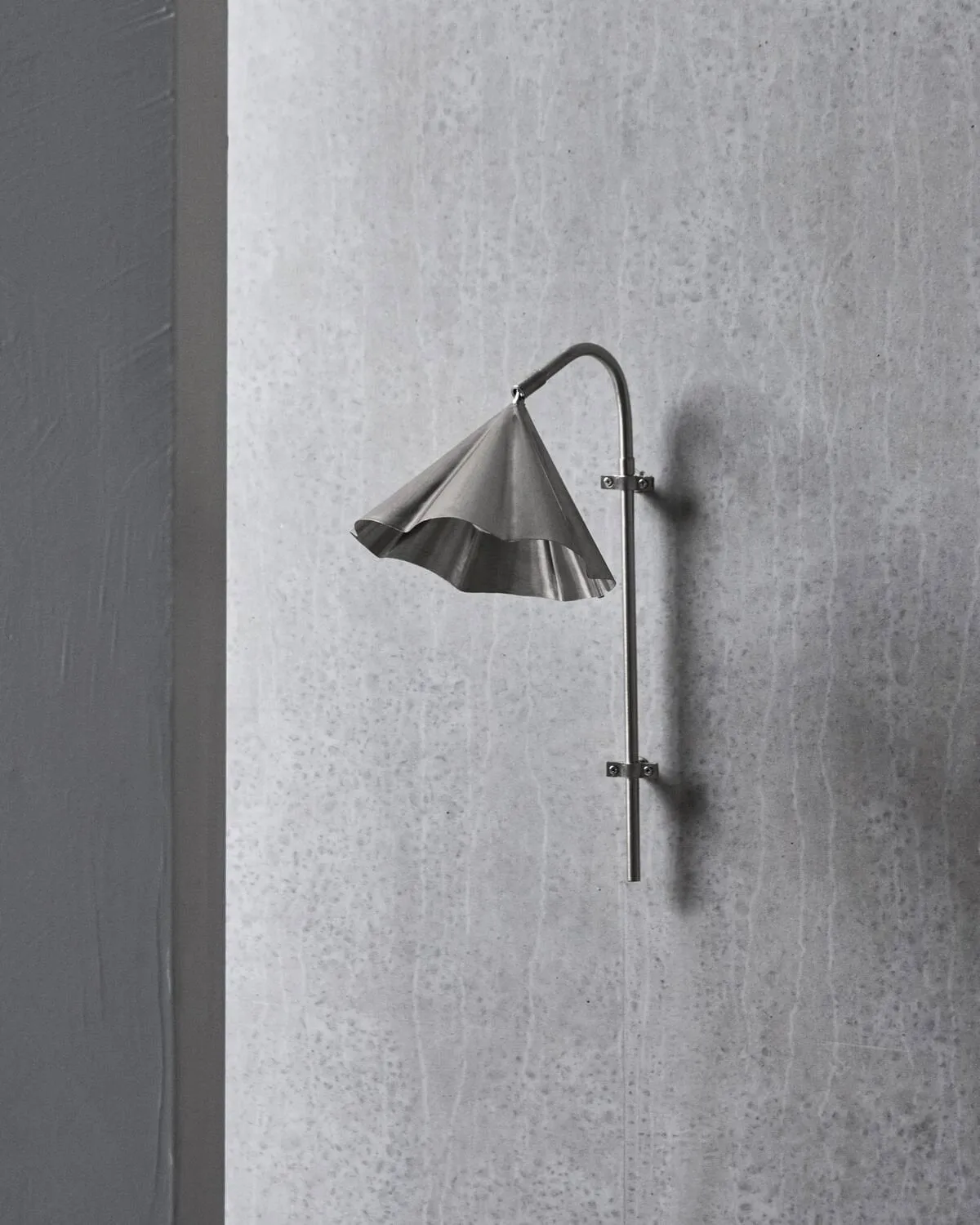 Flola vägglampa 51 cm, Borstad silverfärg House Doctor