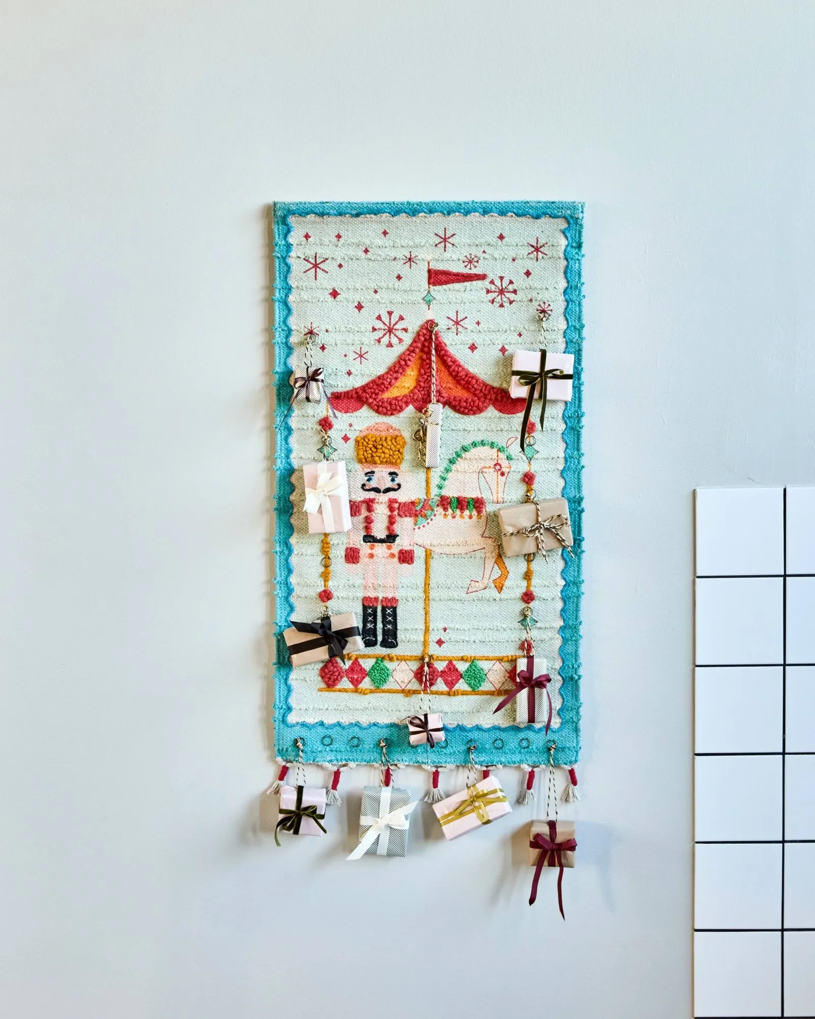 Horse julkalender, Bränd röd, 50x90 cm House Doctor