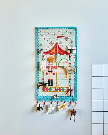 Horse julkalender - Bränd röd, 50x90 cm - House Doctor