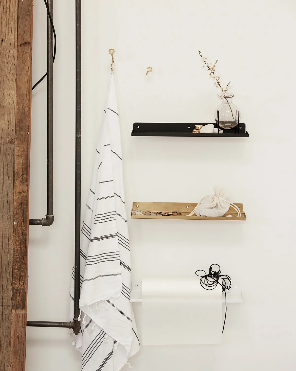 Ledge hylla 43 cm, mässing House Doctor