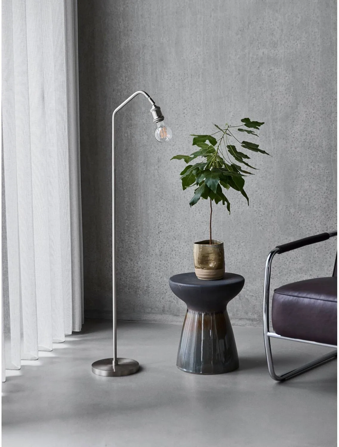 Stand golvlampa, Borstad silverfärg, 129,5 cm House Doctor