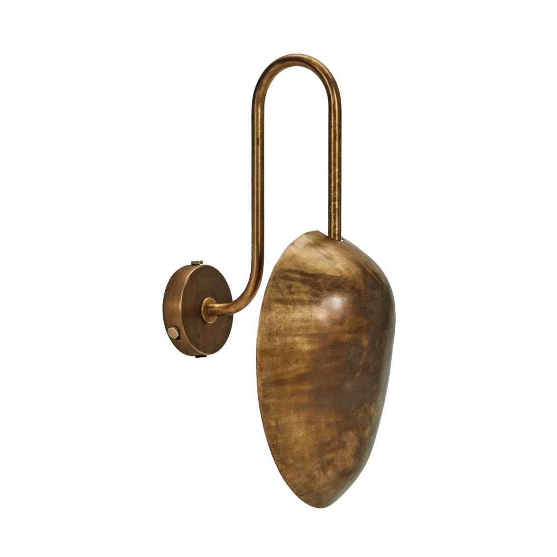 House Doctor Swan vägglampa Antik mässing | Skandinavisk Design | Vägglampor | Guldfärgad