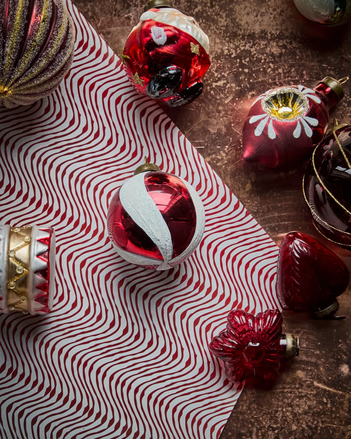 Twister julgranskula Ø6 cm 4-pack, Vit-röd House Doctor