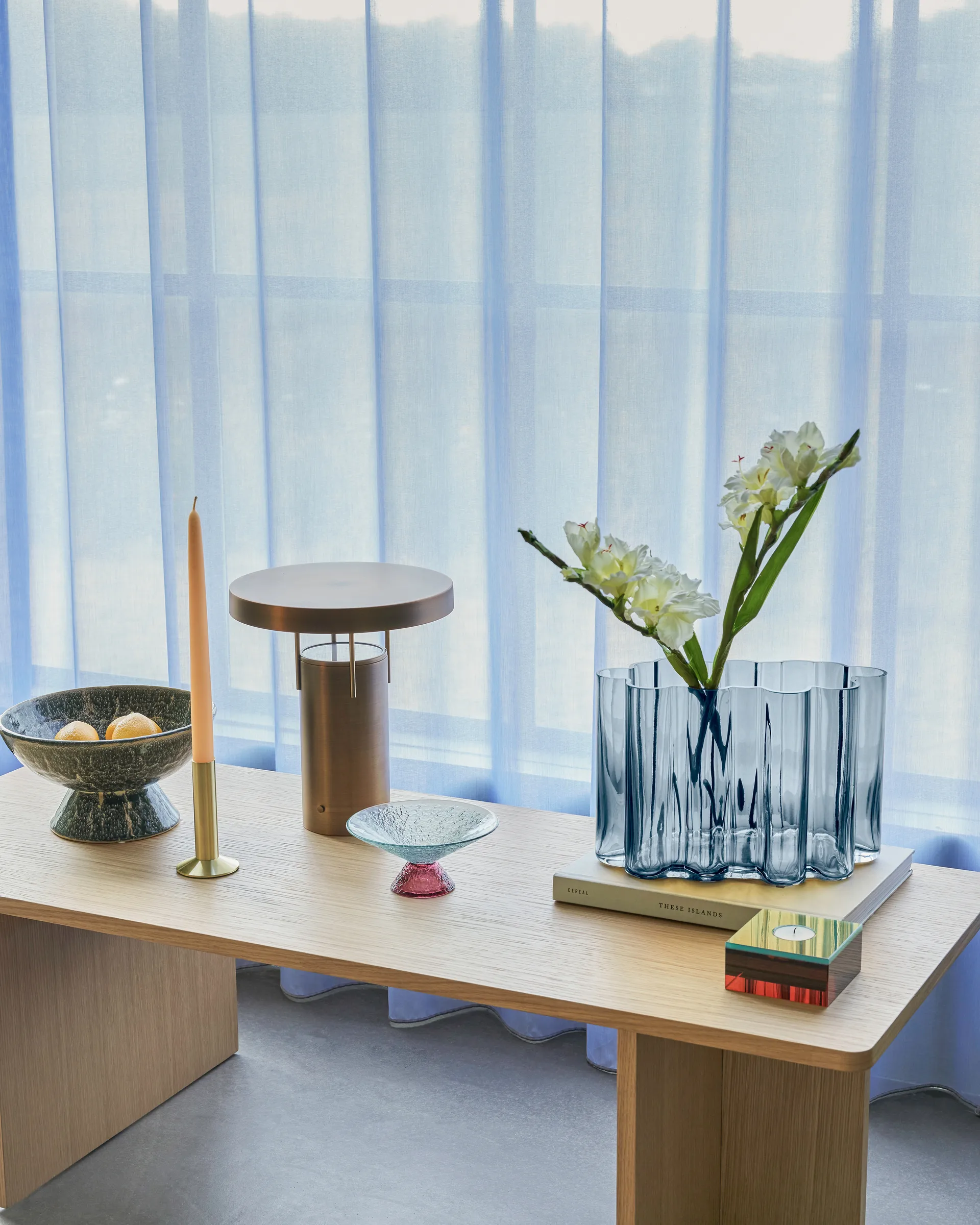 BringMe portabel bordslampa, Burnished brass Hübsch Interior