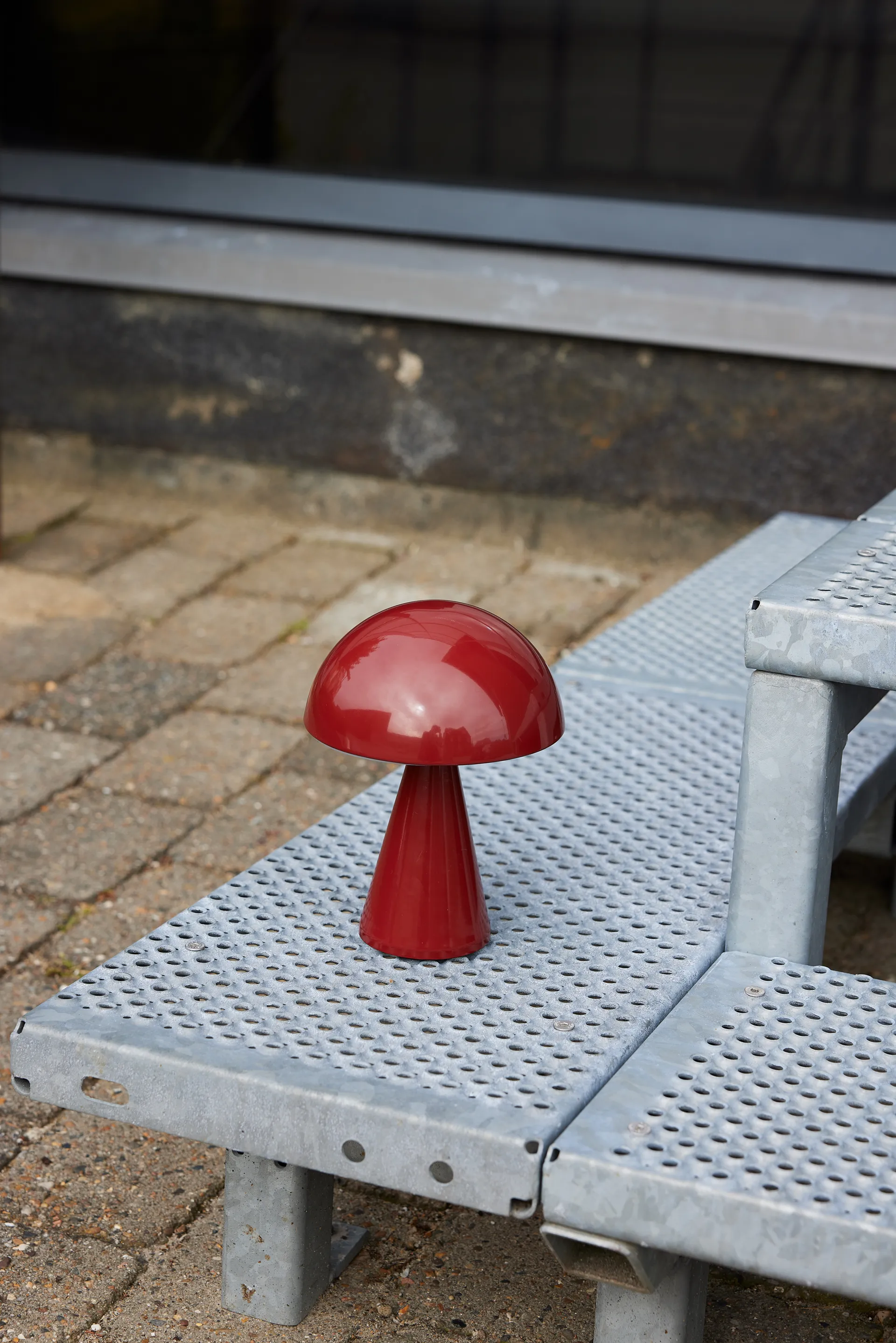 Mush portabel bordslampa, Red Hübsch Interior