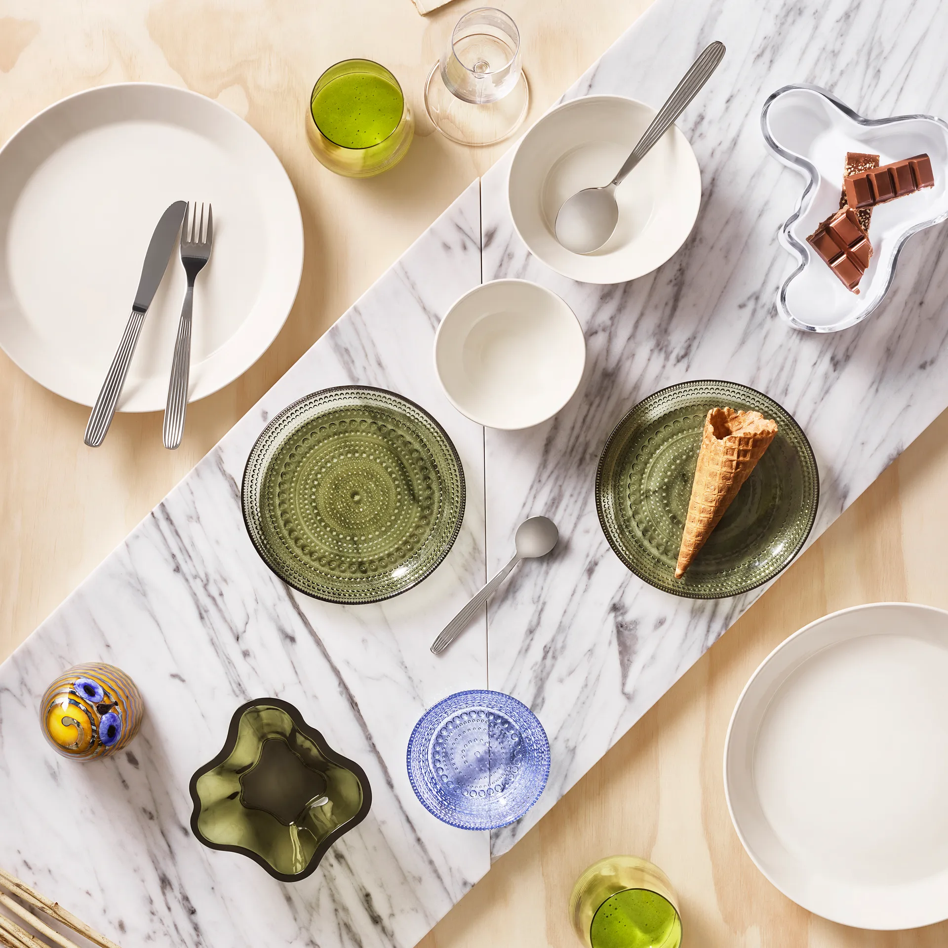 Kastehelmi assiett Ø17 cm, mossgrön Iittala