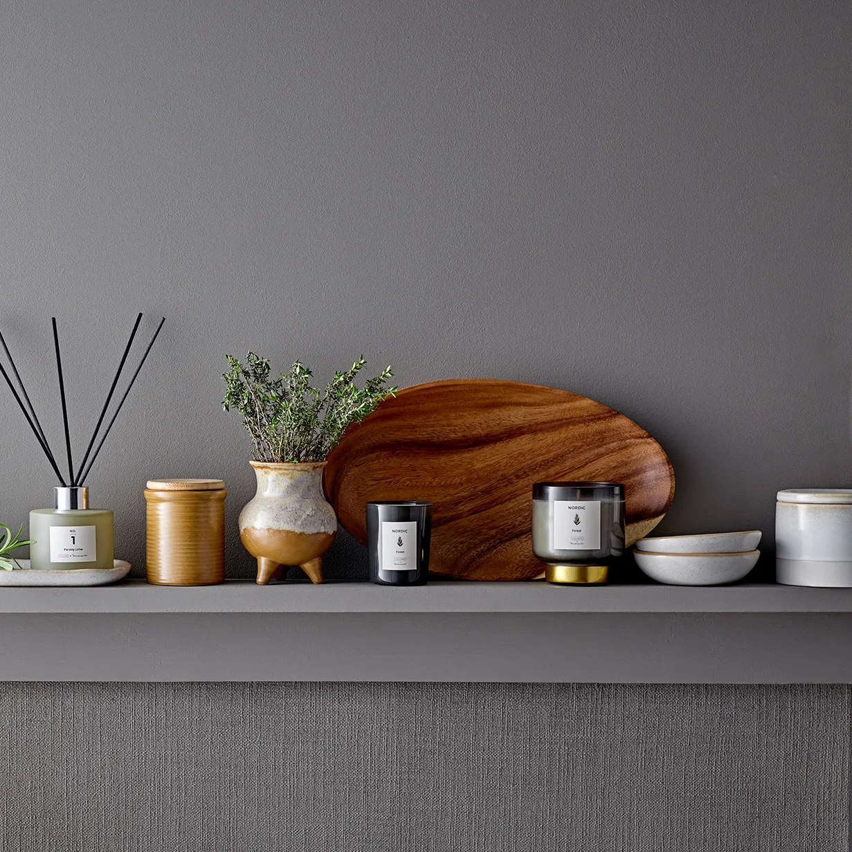 Nordic Forest doftljus, 222 g Illume x Bloomingville