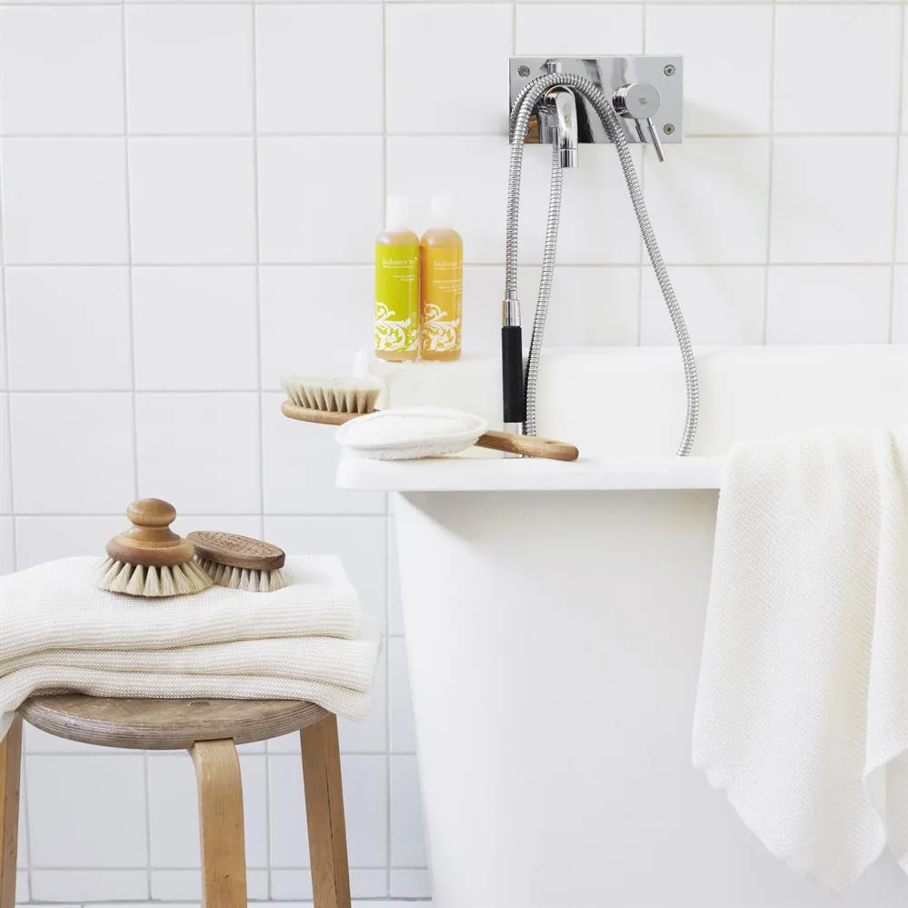 Iris hantverk badborste med skaft, oljad ek Iris Hantverk