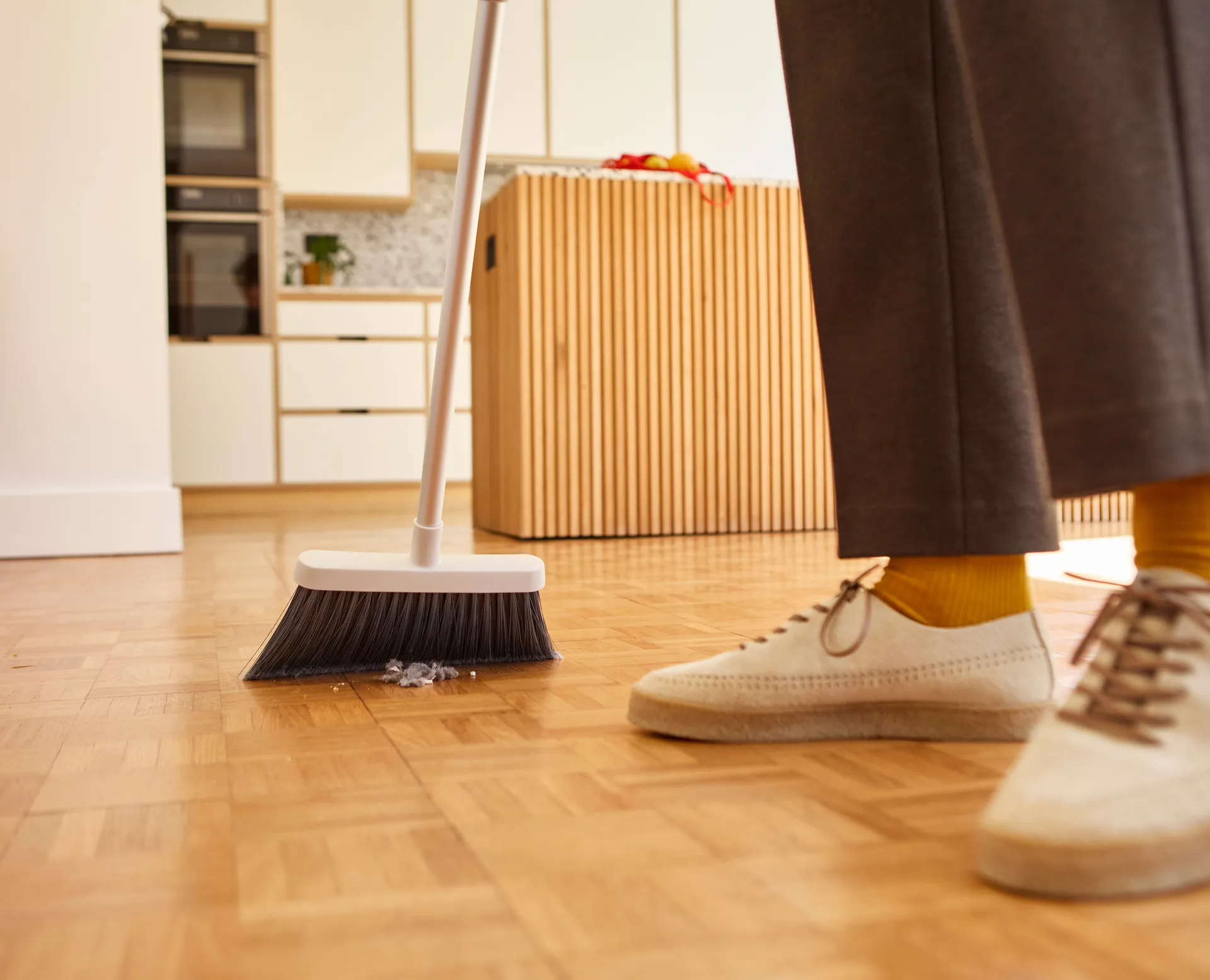 Cleantech väggmonterad sopborste, Stone Joseph Joseph