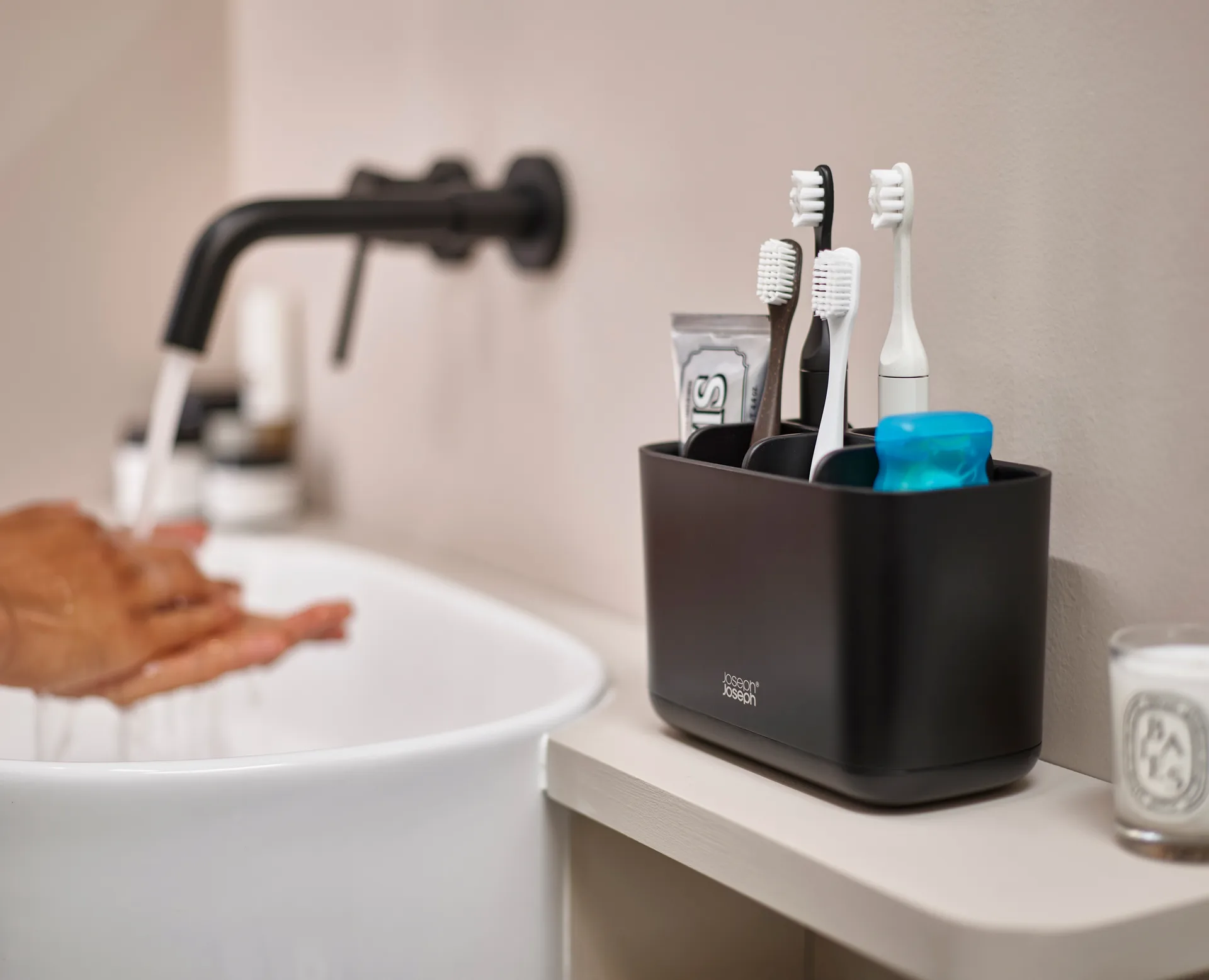 Easystore tandborsthållare large 17,6 cm, Svart Joseph Joseph