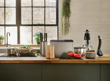 Milltop no spill saltkvarn 19 cm - Bok - Joseph Joseph