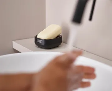 Slim compact tvålkopp 8,4 cm - Svart - Joseph Joseph