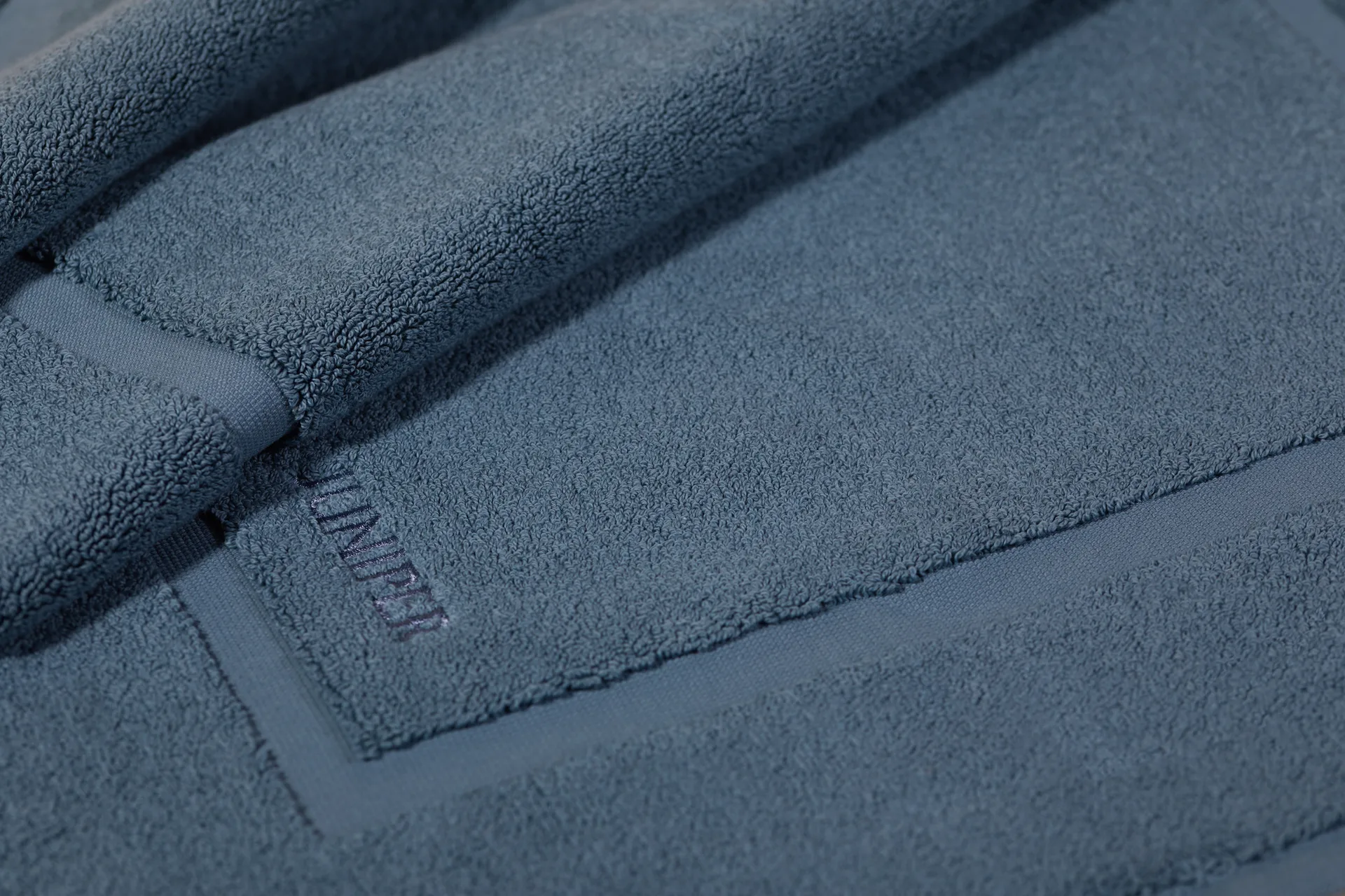 Juniper badmatta 50x80 cm, North Sea Blue Juniper