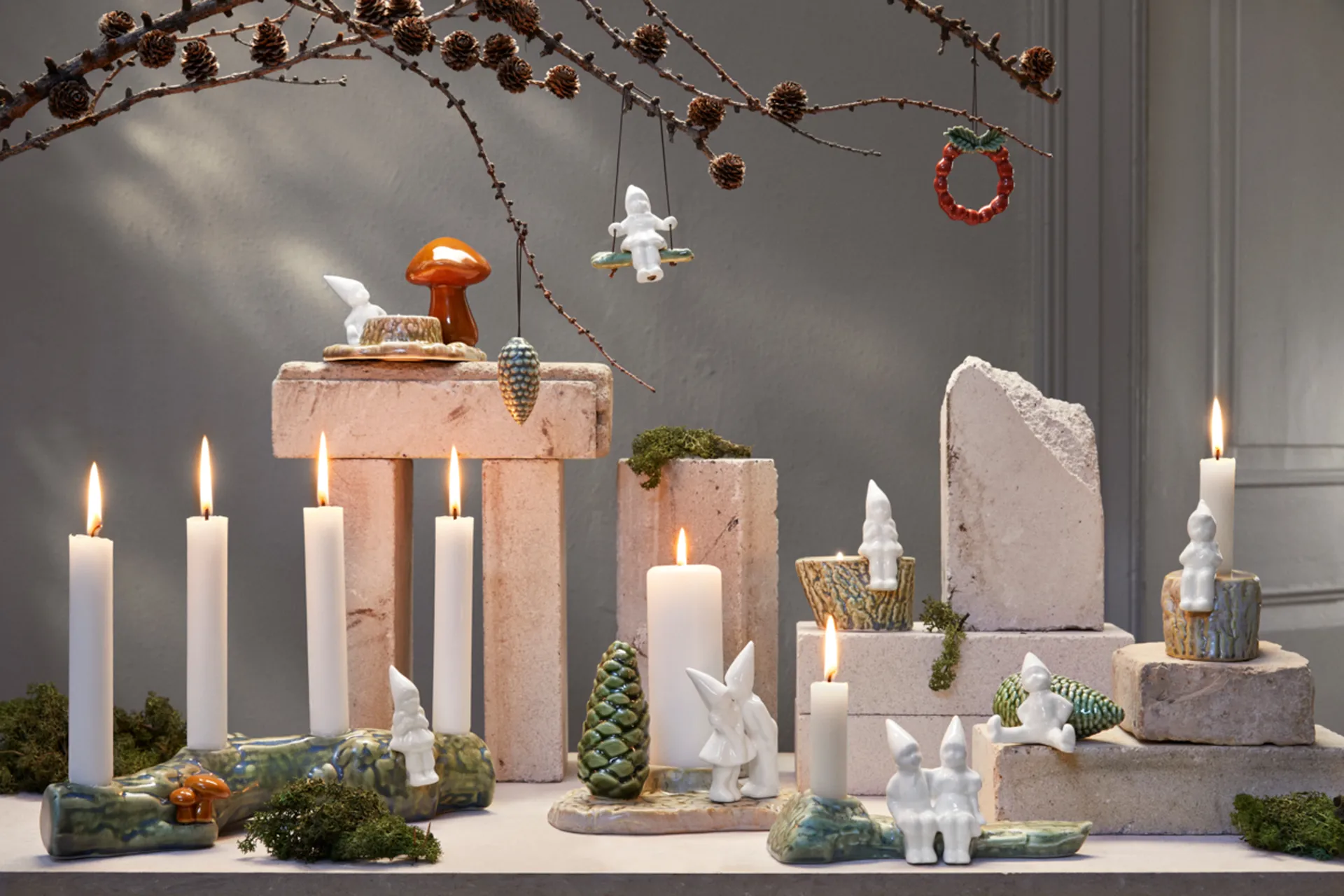 Christmas Tales Gungande flicka 8 cm, Vit-rosa Kähler