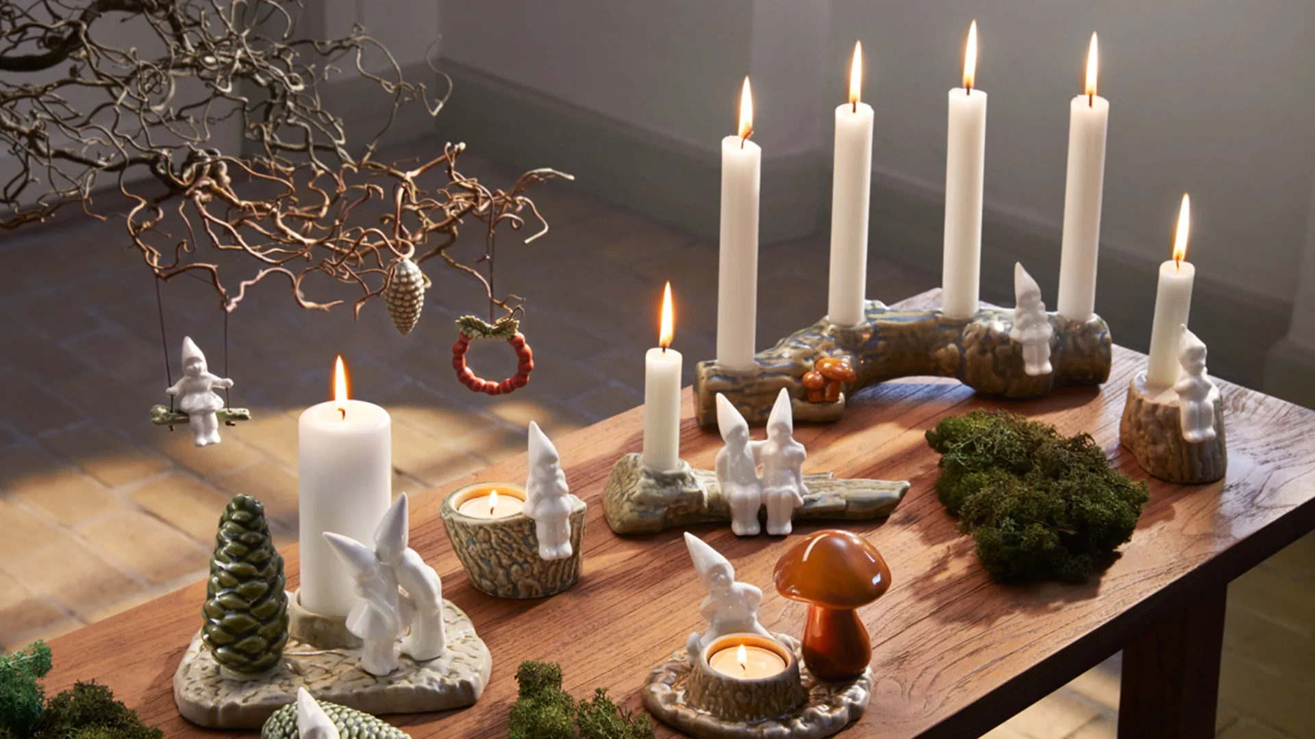 Christmas Tales Gungande flicka 8 cm, Vit-rosa Kähler