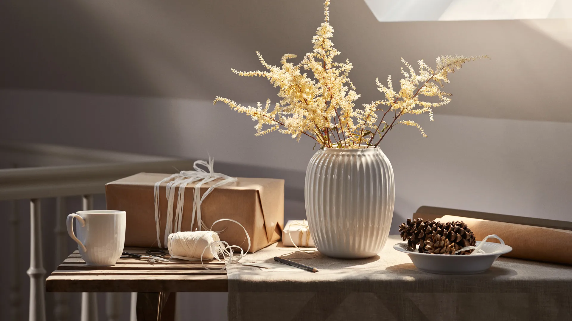 Hammershøi vas mellan, vit Kähler