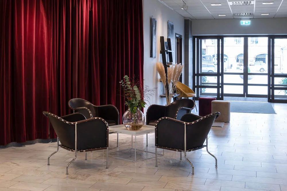 Bruno fåtölj, Kärnläder 9208 cigarrbrun-krom Källemo