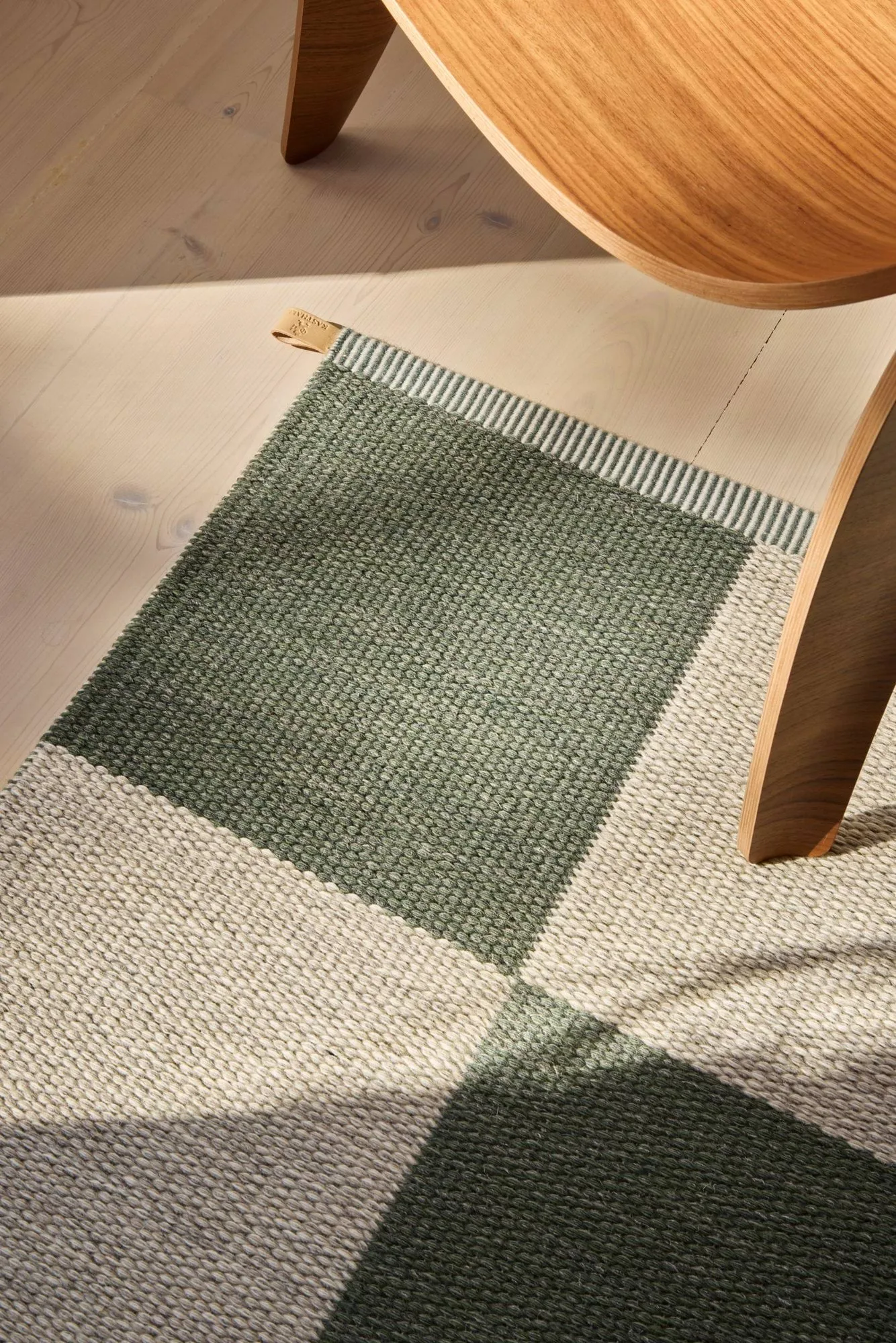 Checkerboard Icon matta, 350 Grey pear, 200x300 cm Kasthall