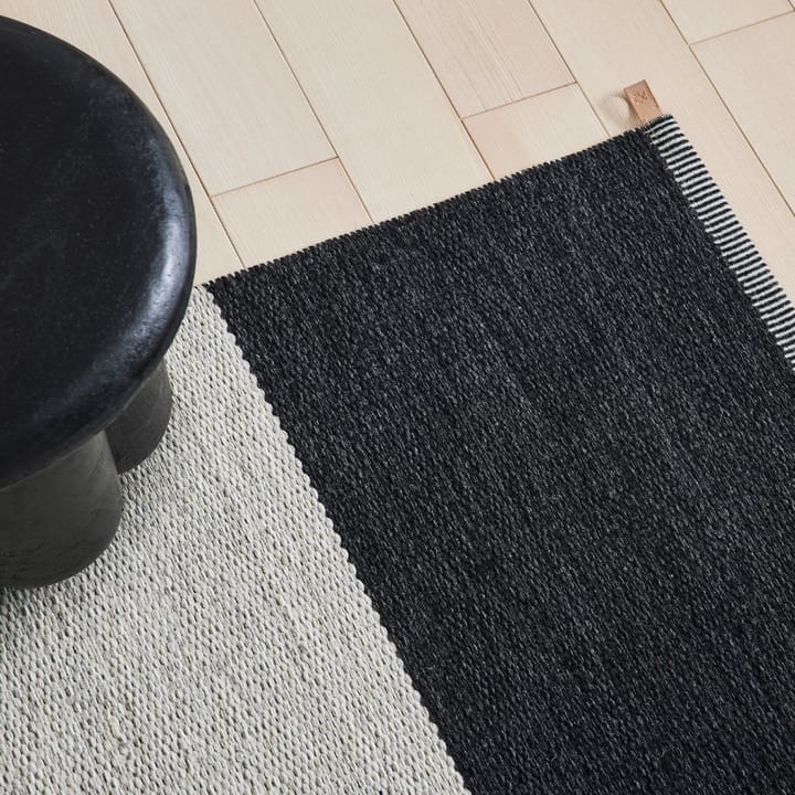 Wide Stripe Icon gångmatta - Midnight black 200x85 cm - Kasthall