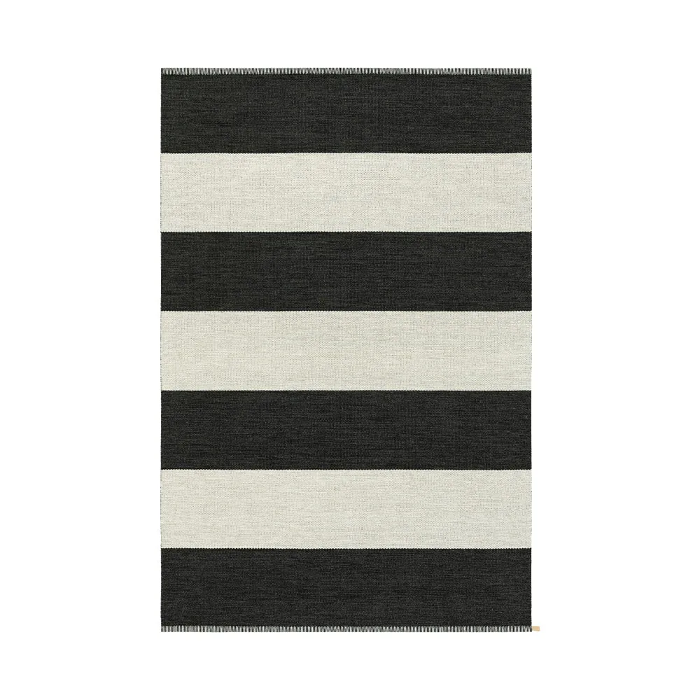 Wide Stripe Icon matta, Midnight black 554 300x200 cm Kasthall