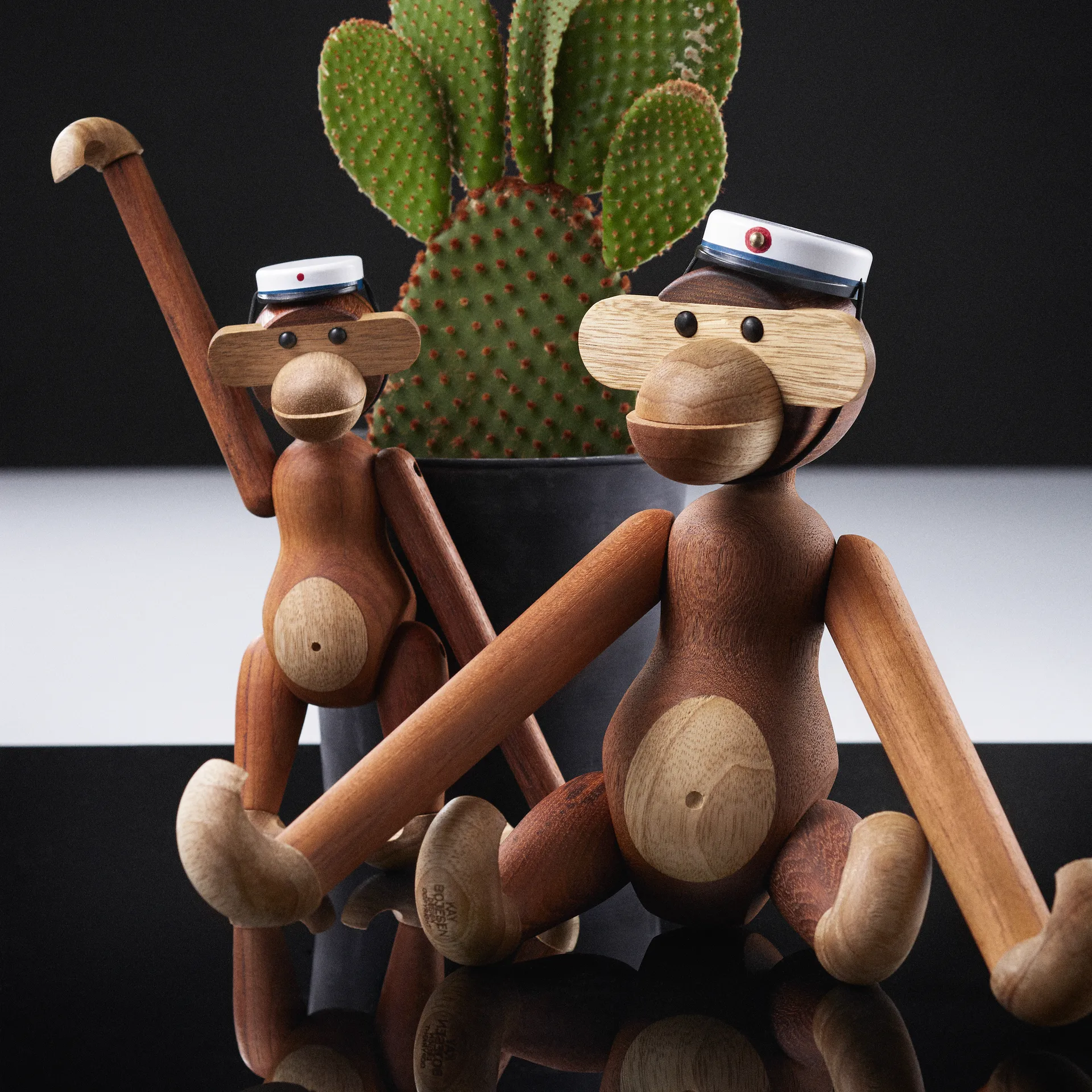 Kay Bojesen studentmössa till mellanstora apan, Blå Kay Bojesen Denmark