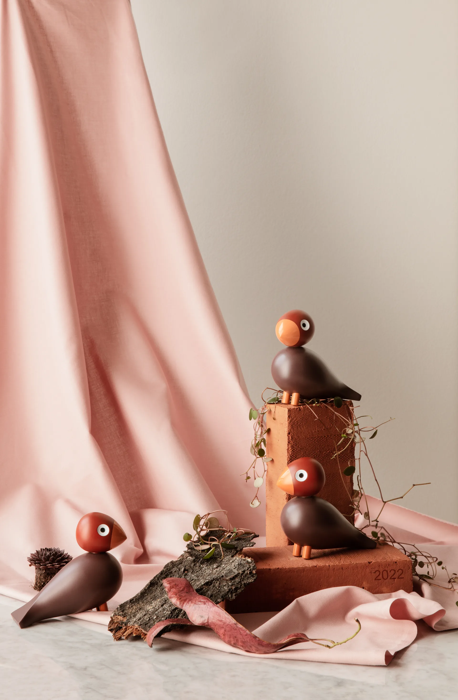 Kay Bojesen Year Bird 2022 sångfågel Poppy, Vinröd Kay Bojesen Denmark