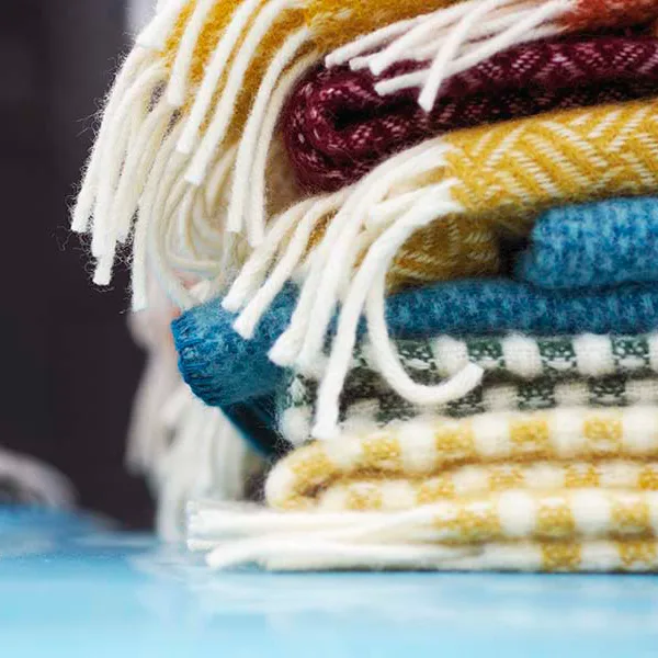 Chevron ullpläd, Gul Klippan Yllefabrik