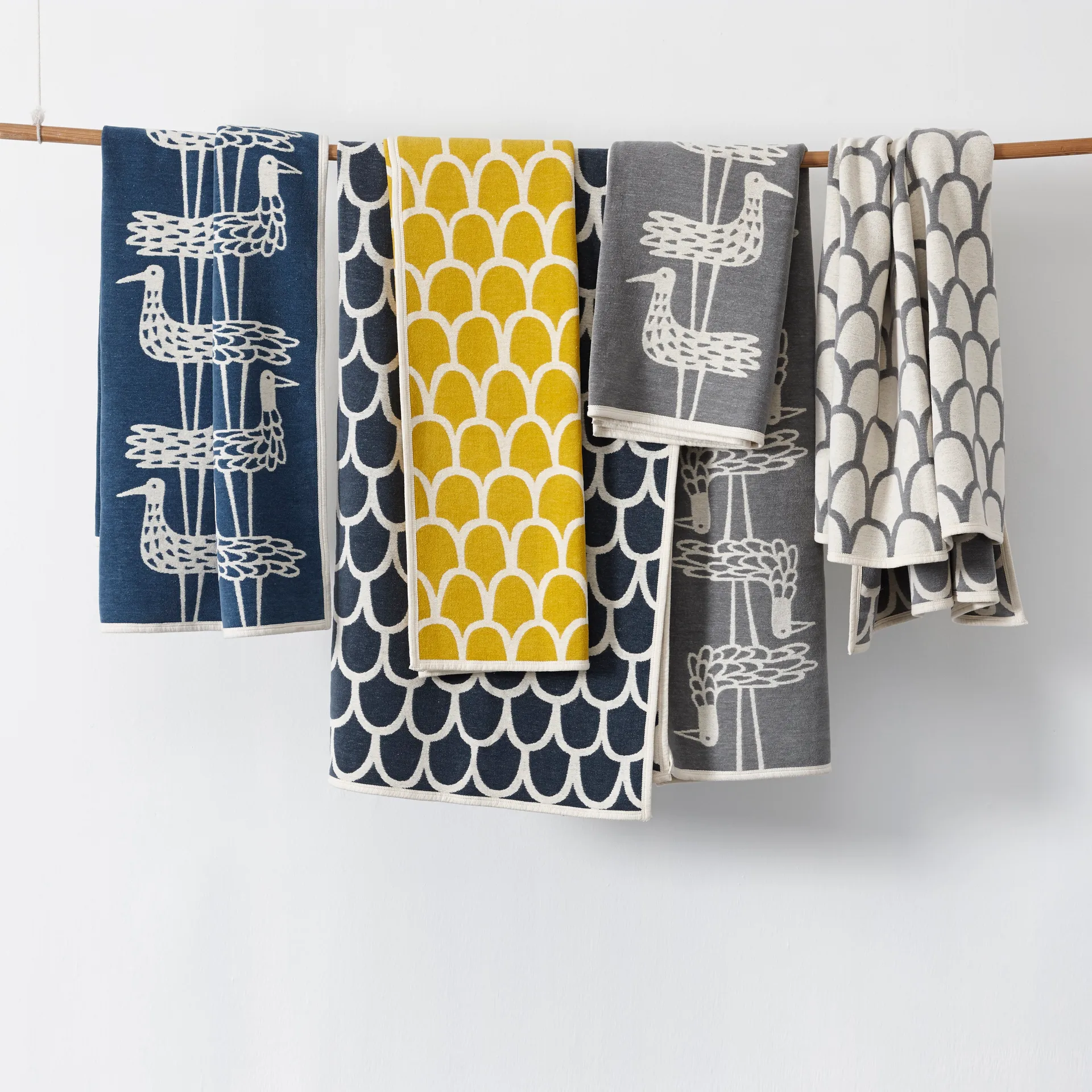 Feathers chenillefilt, gul Klippan Yllefabrik