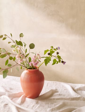 Knabstrup vas räfflad 27 cm - Coral - Knabstrup Keramik