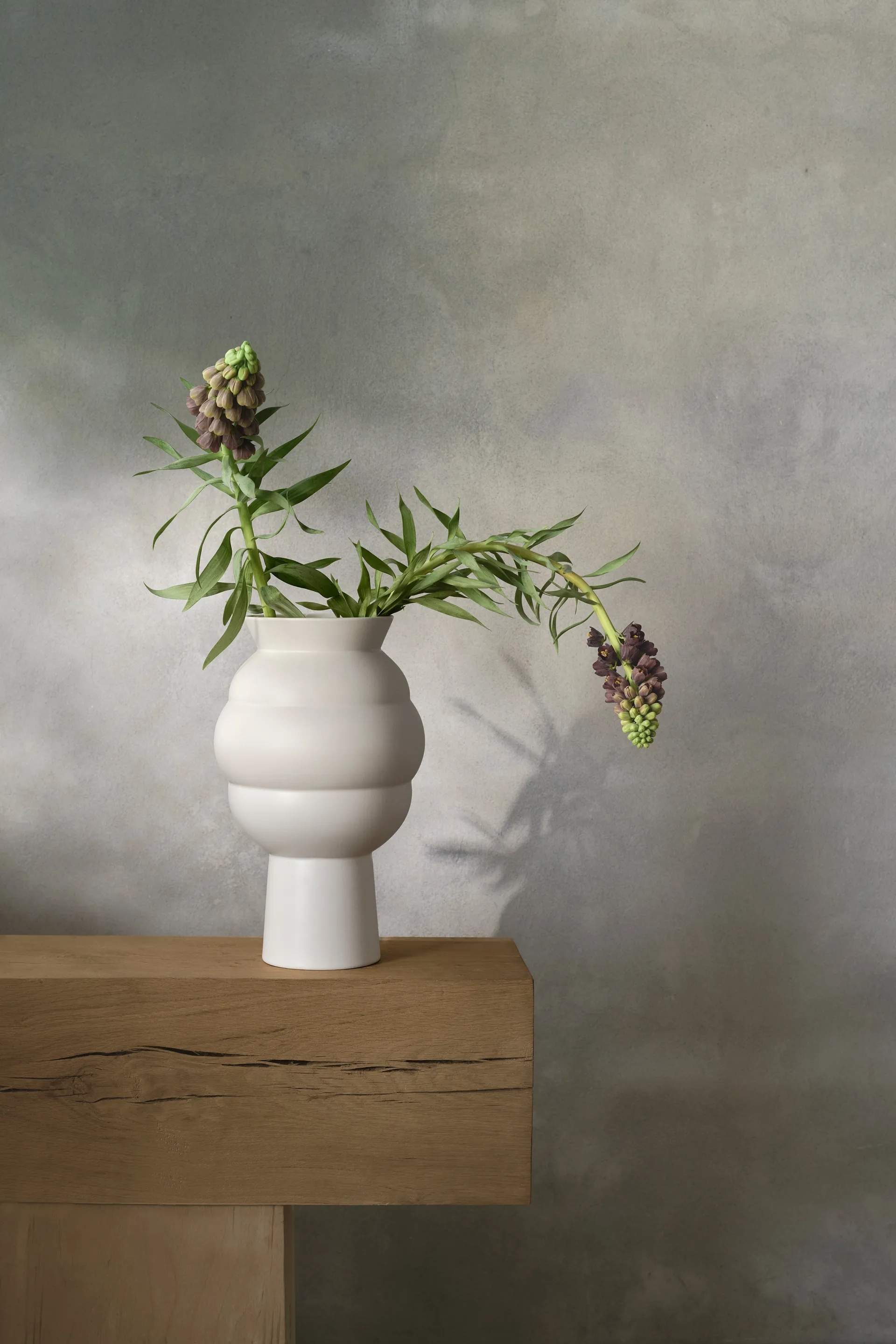 Tortus Archie vas No4 37 cm, White Knabstrup Keramik