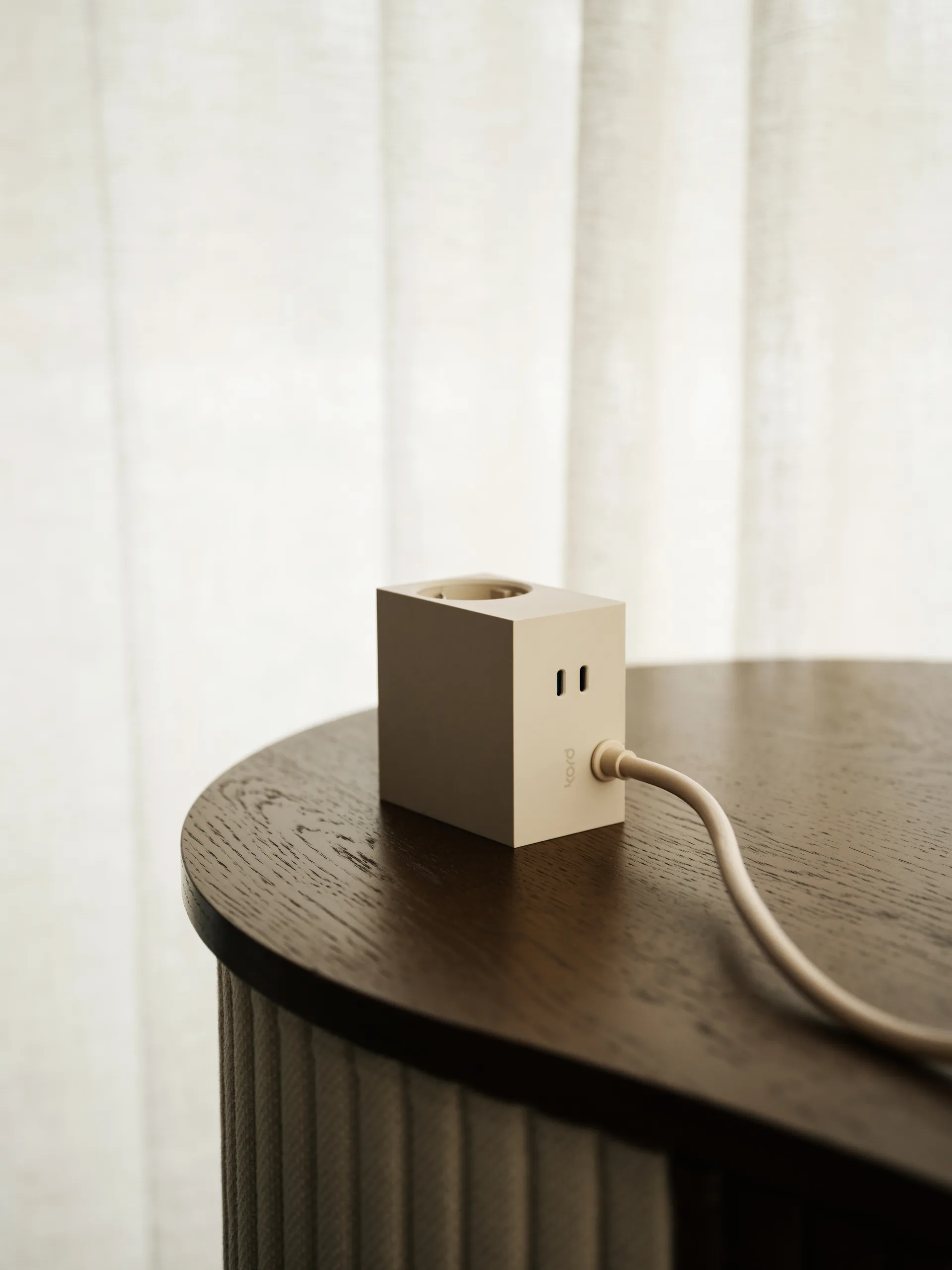 Cuboid+ grenuttag USB-C 30W 2 m, Pearled Ivory Kord